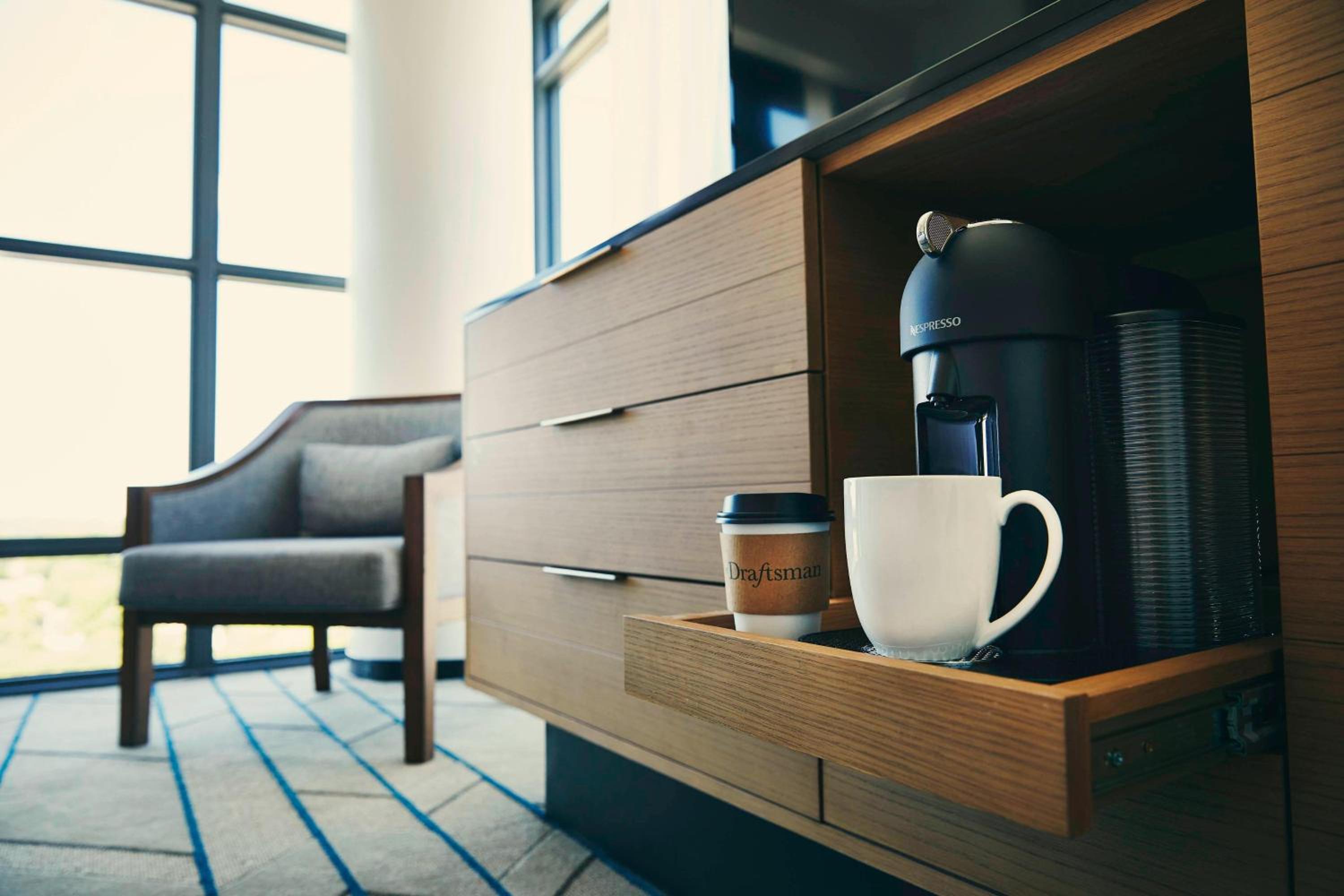 King Suite with City View photo 2