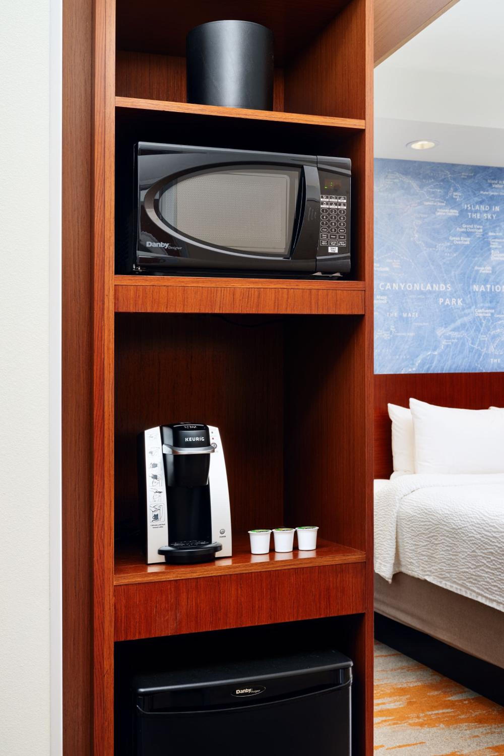 2 Queen Guest Room