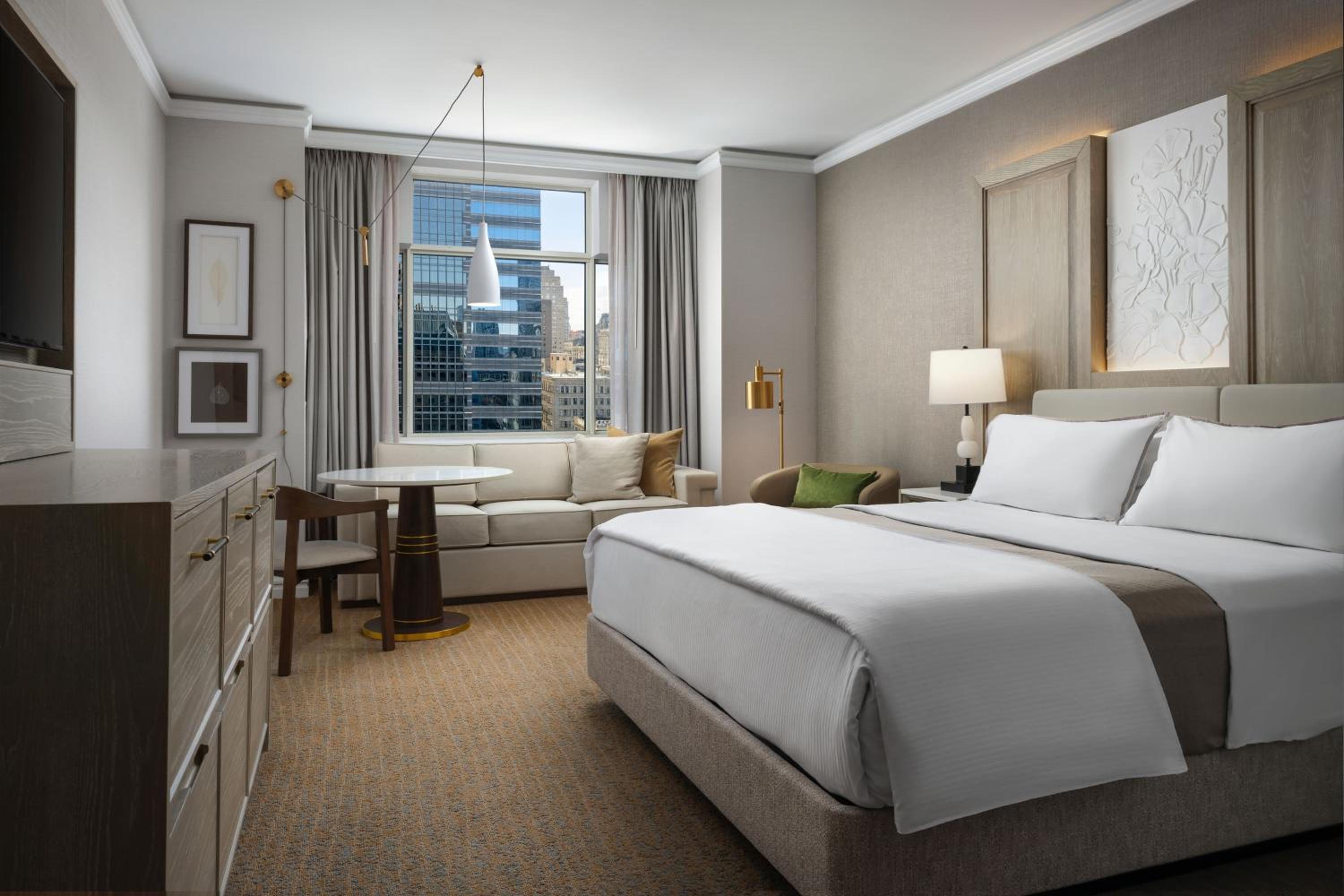 Deluxe King Room - Photo 1