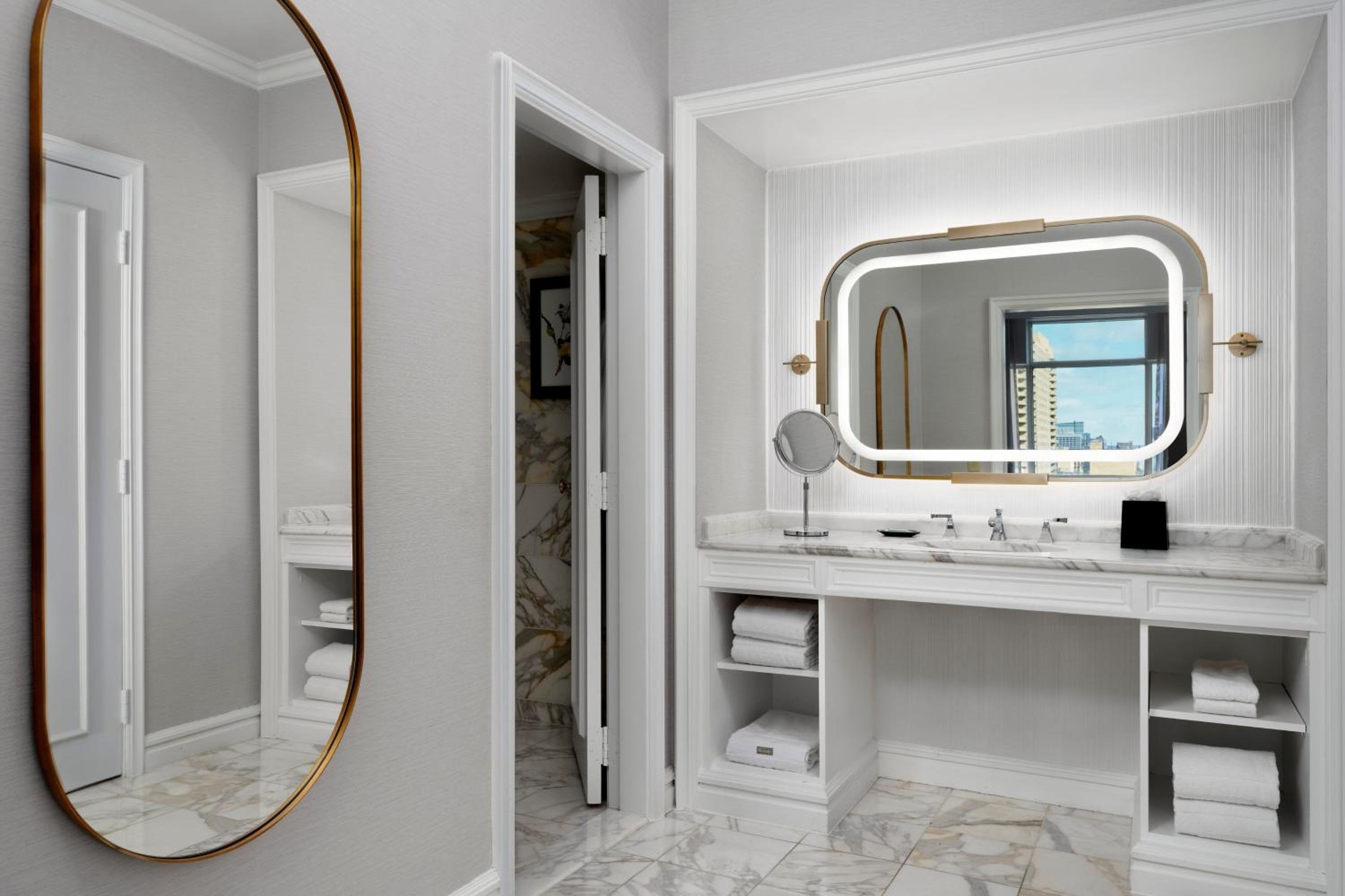 Executive Suite - Photo 4