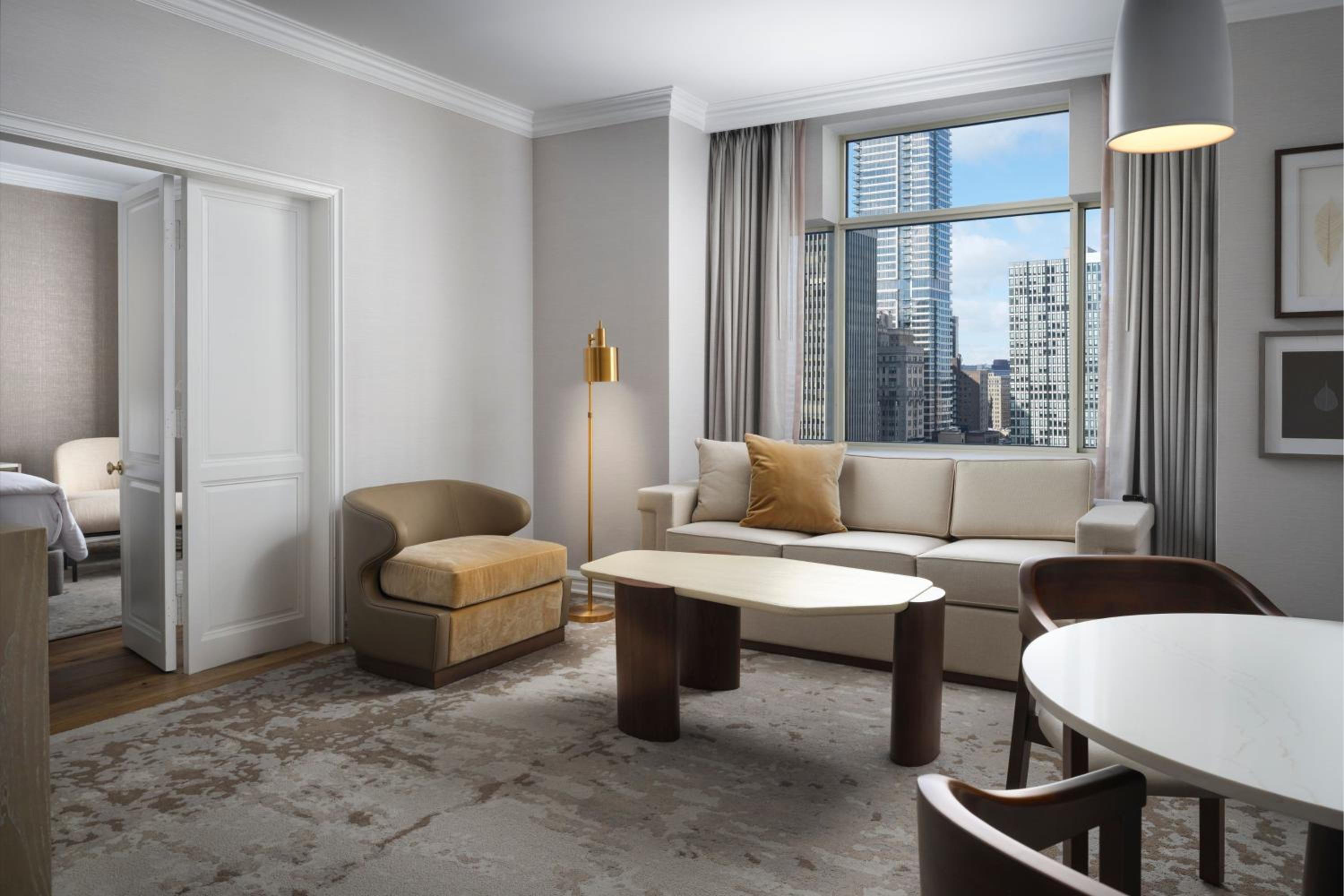 Executive Suite - Photo 5
