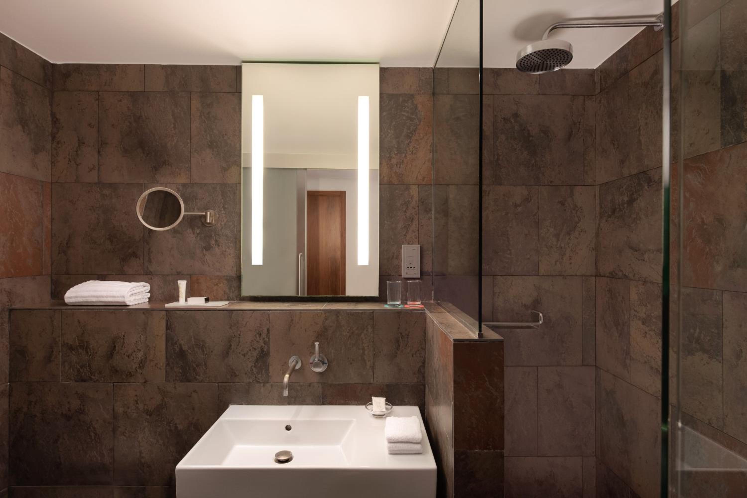 Prestige King Suite