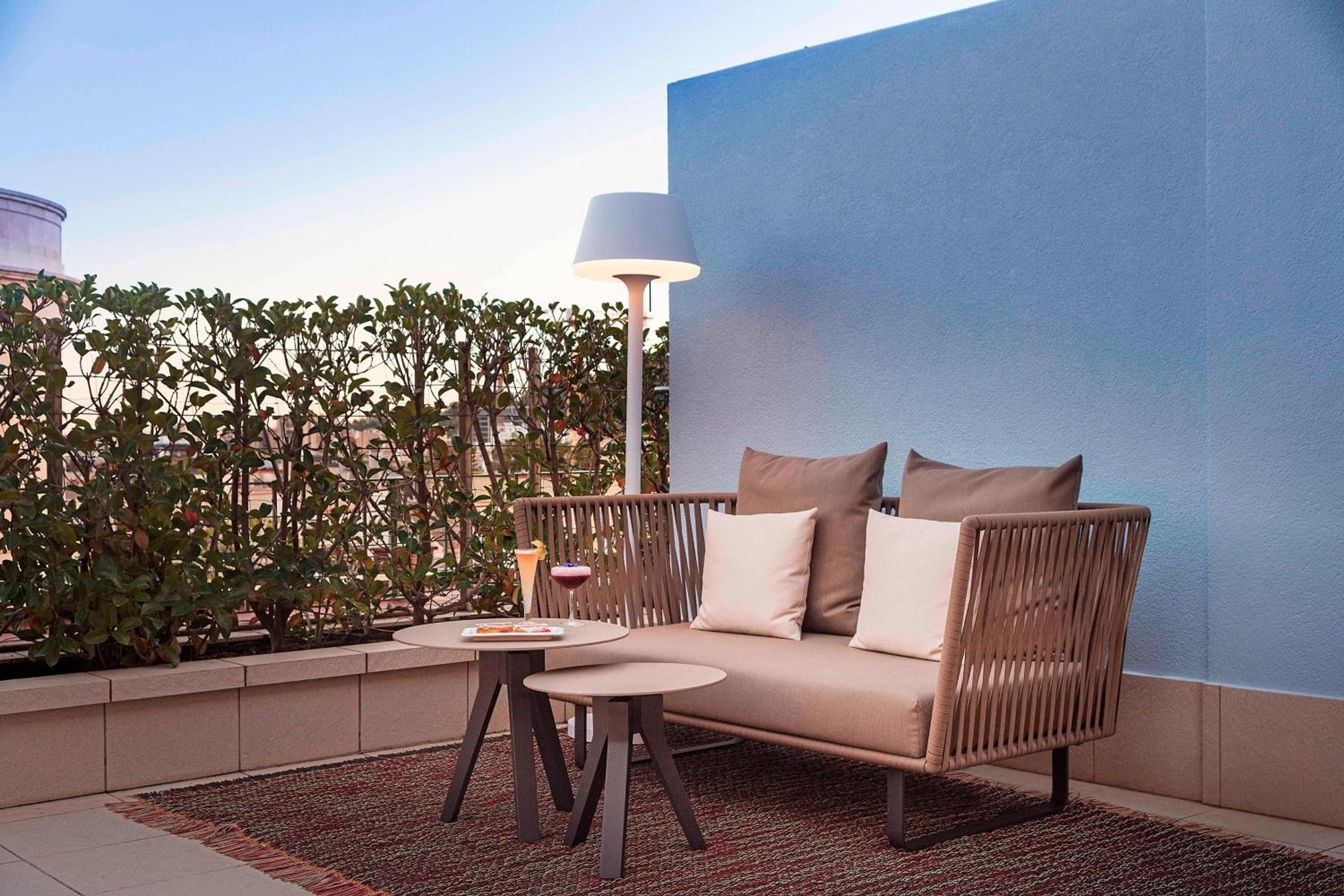 Grand Terrace Suite thumbnail 5
