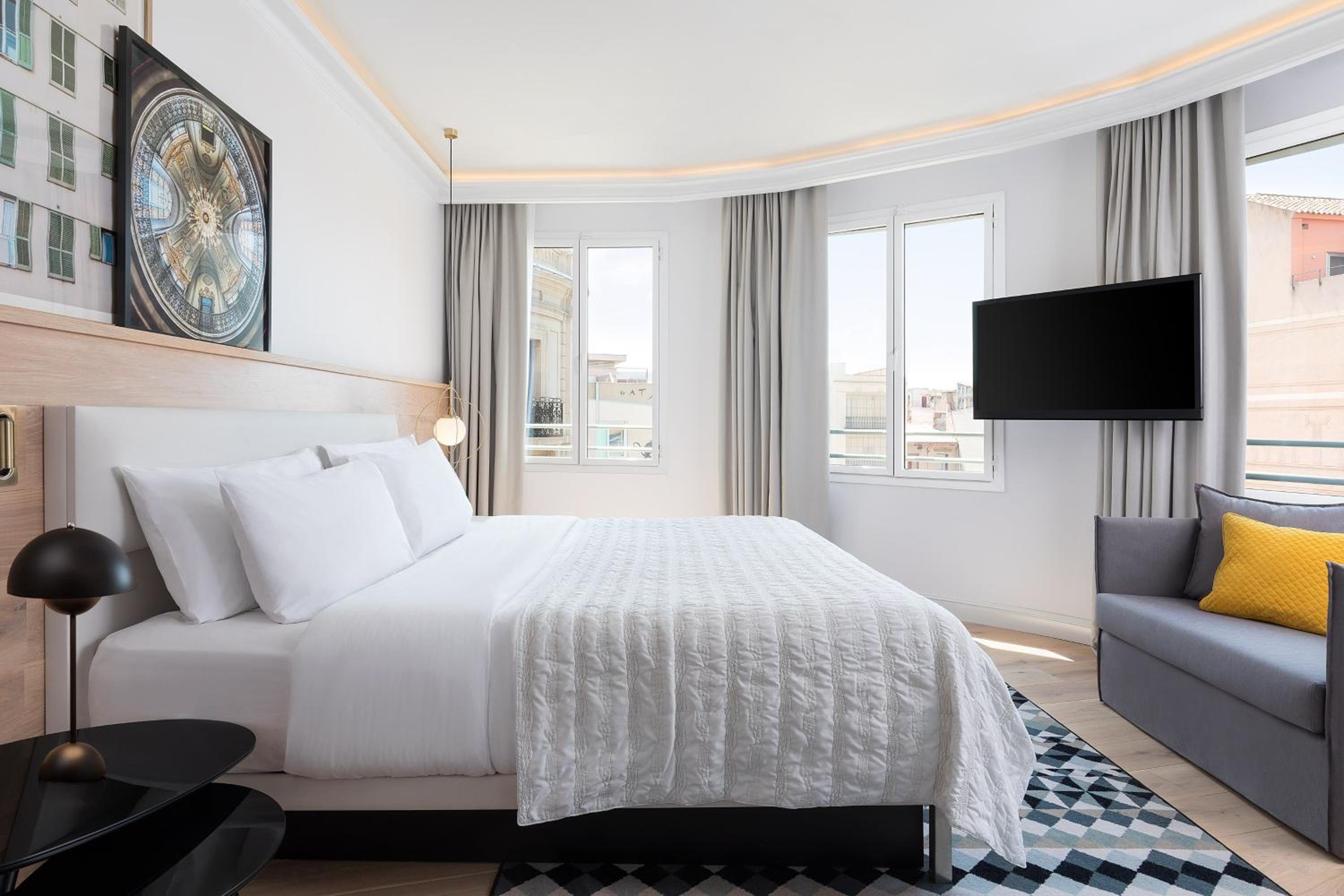 Prestige King Suite