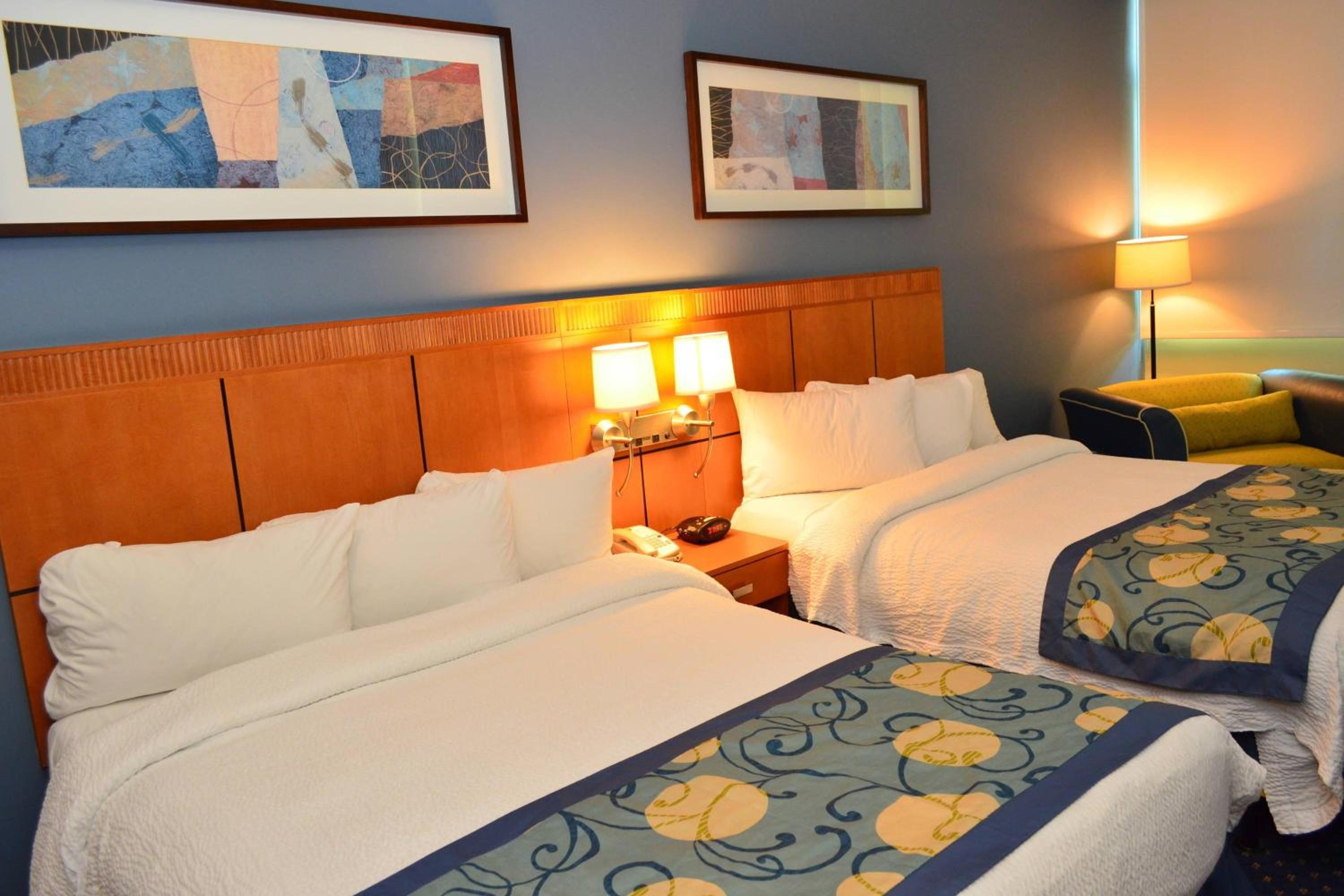 Standard Room, Two Queen Beds  - Photo 4