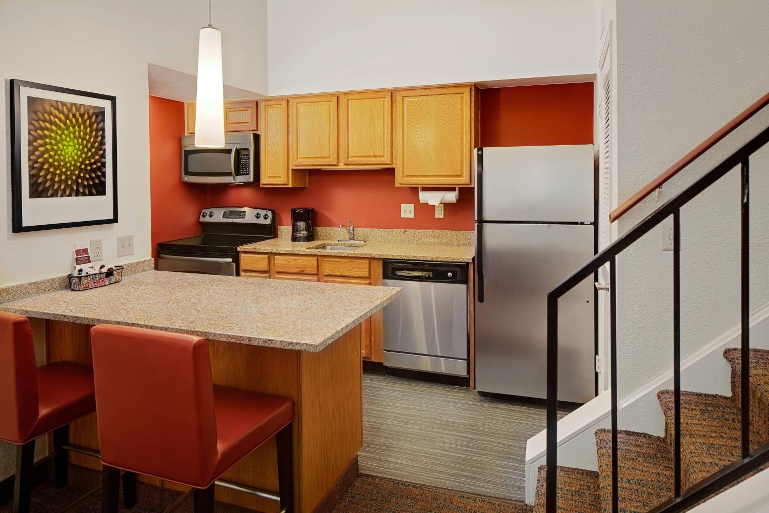 Two-Bedroom Bi-Level Suite photo 3