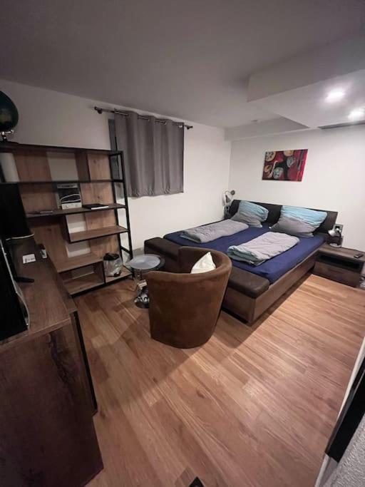 One-Bedroom Apartment photo 1