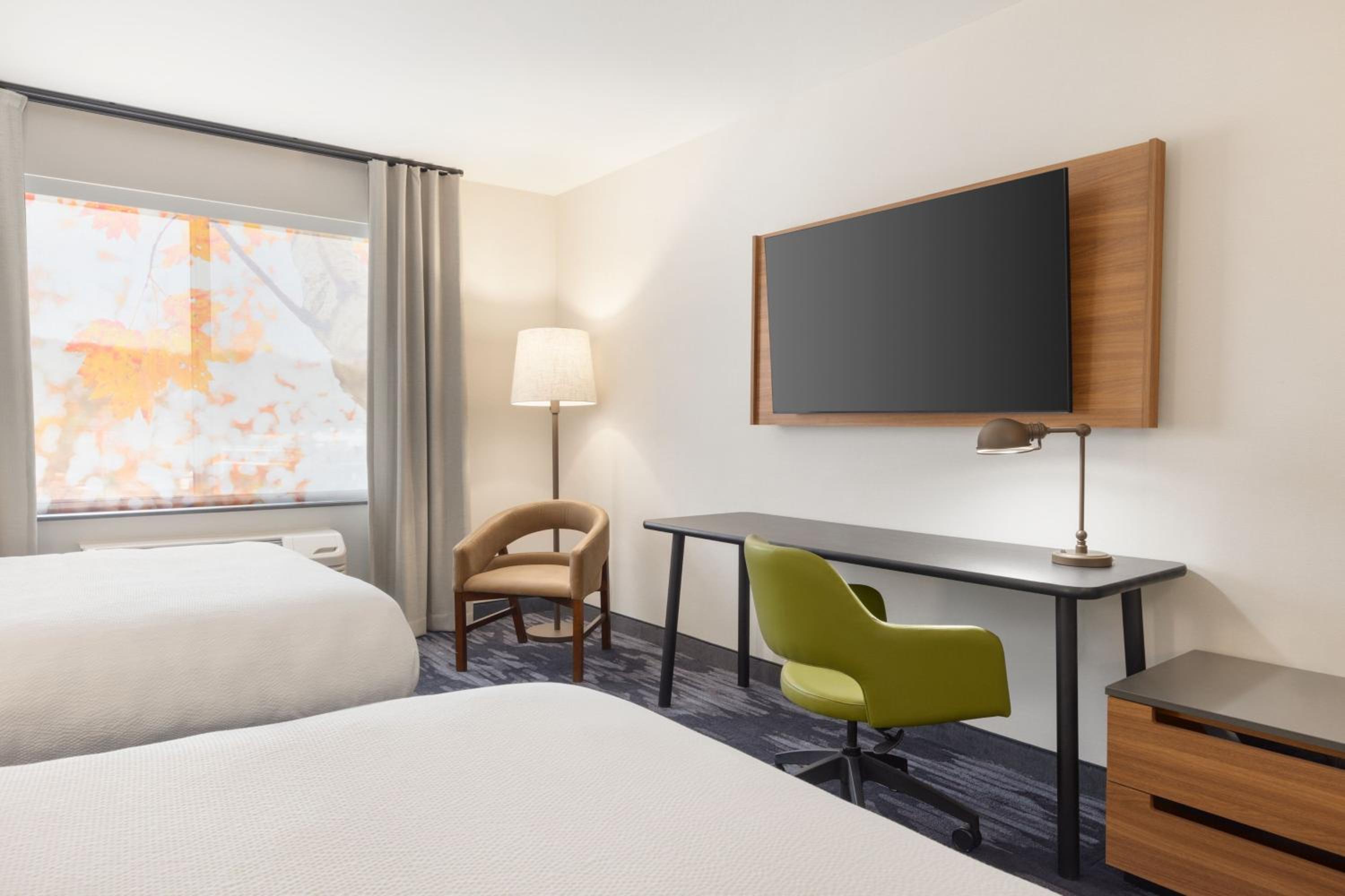 Queen Room with Two Queen Beds and Bathtub - Mobility Access/Hearing Accessible photo 1