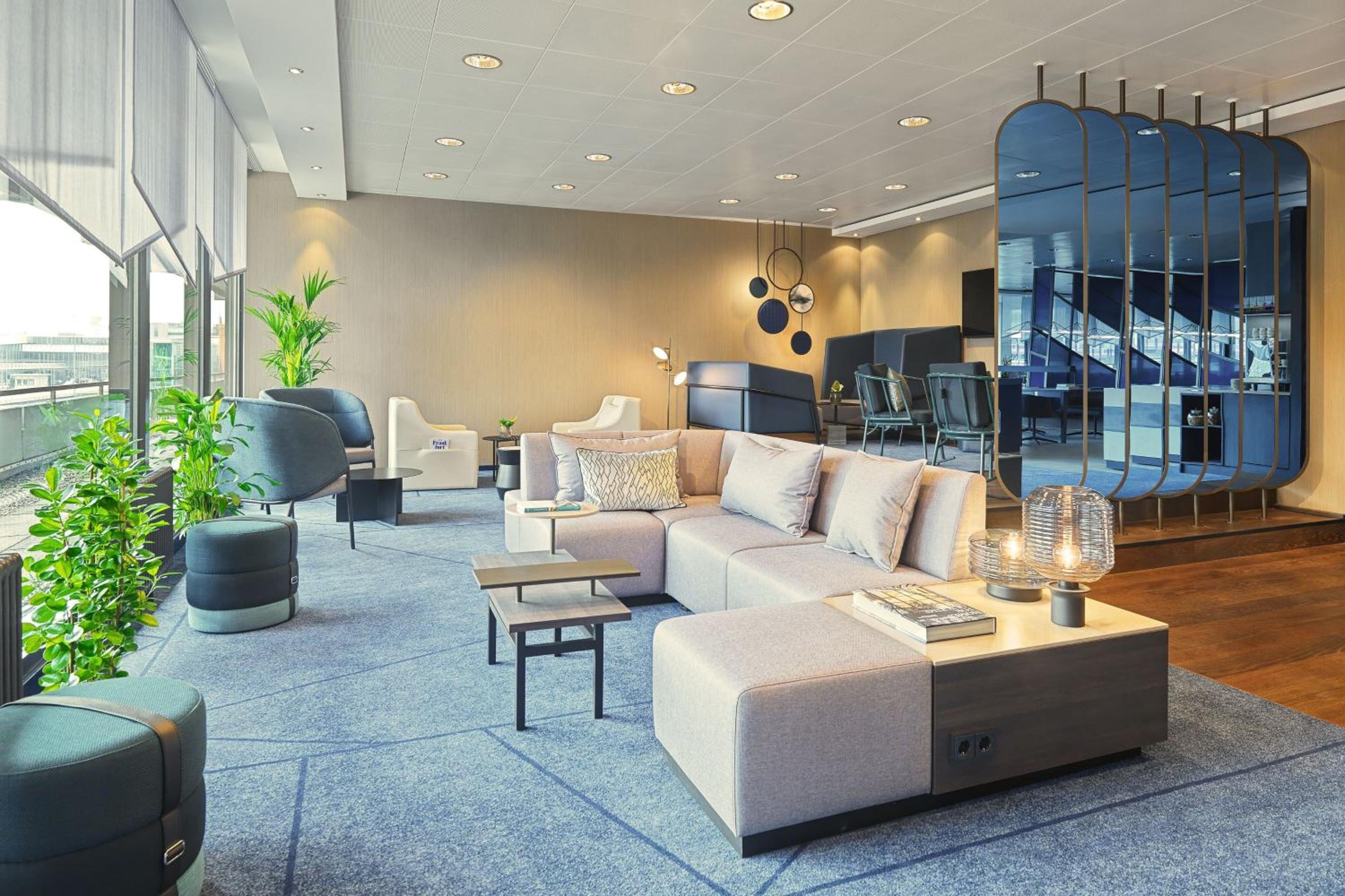 Sheraton Club Room, Club lounge access, Guest room, 1 King or 1 Queen
