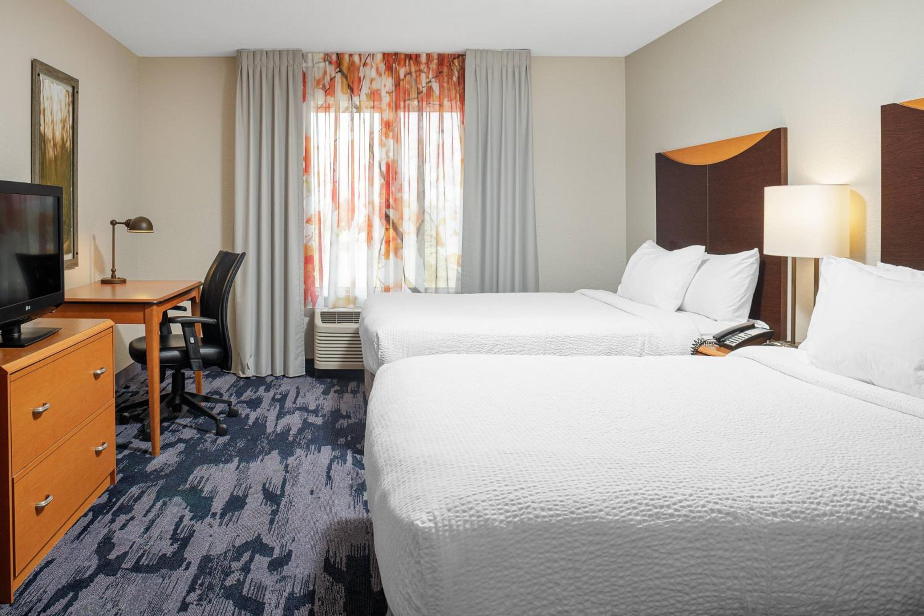 Queen Room with Two Queen Beds and Adapted Tub - Mobility and Hearing Accessible