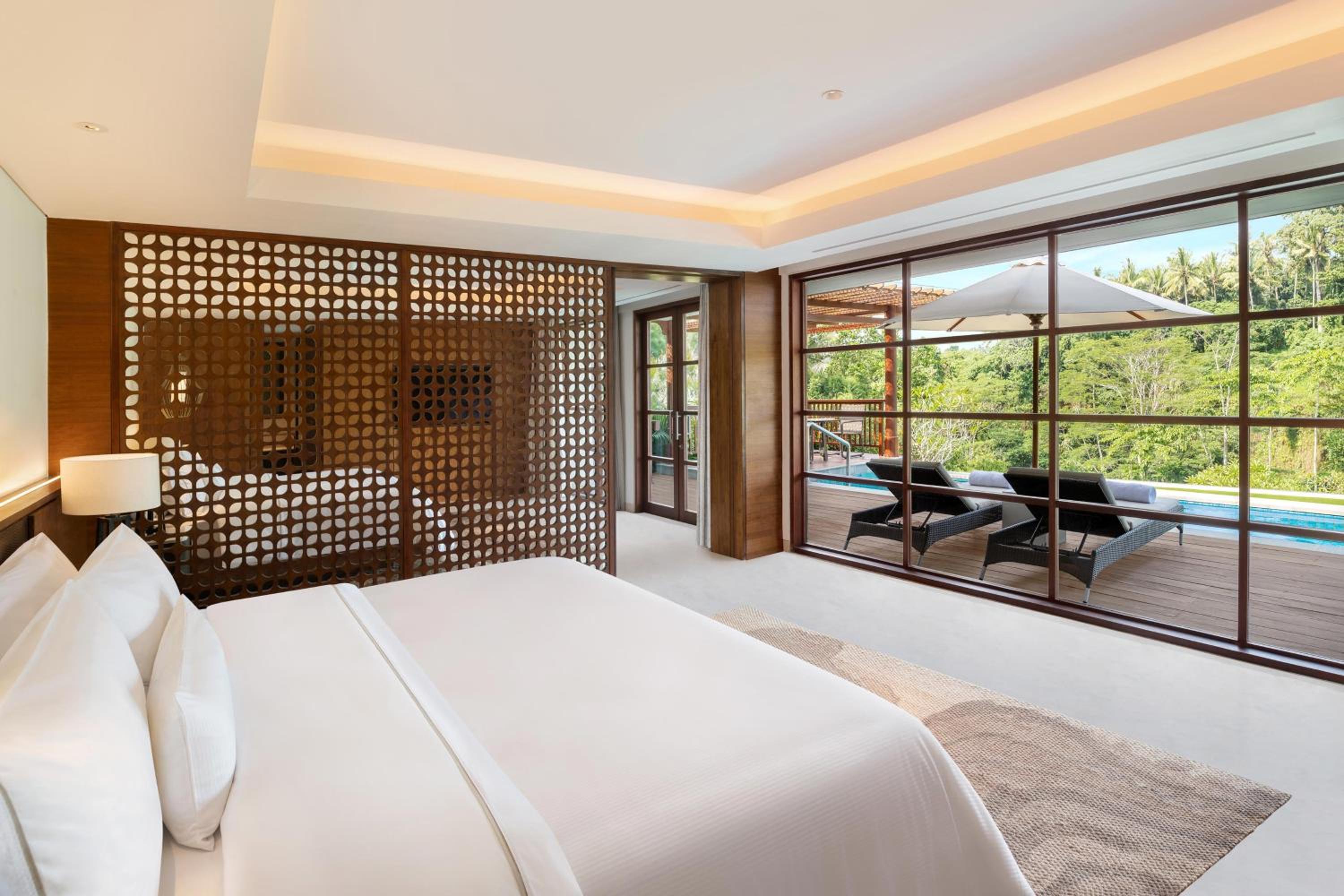 Villa, 1 King Bed, Resort View, and Balcony with 1x Afternoon Tea per Stay for 2 Pax, FREE Access to the Farm, FREE Family Activities, Daily Yoga, Daily Aquacise, and 24-Hour Access to the Westin WORKOUT®️ Fitness Studio. photo 1