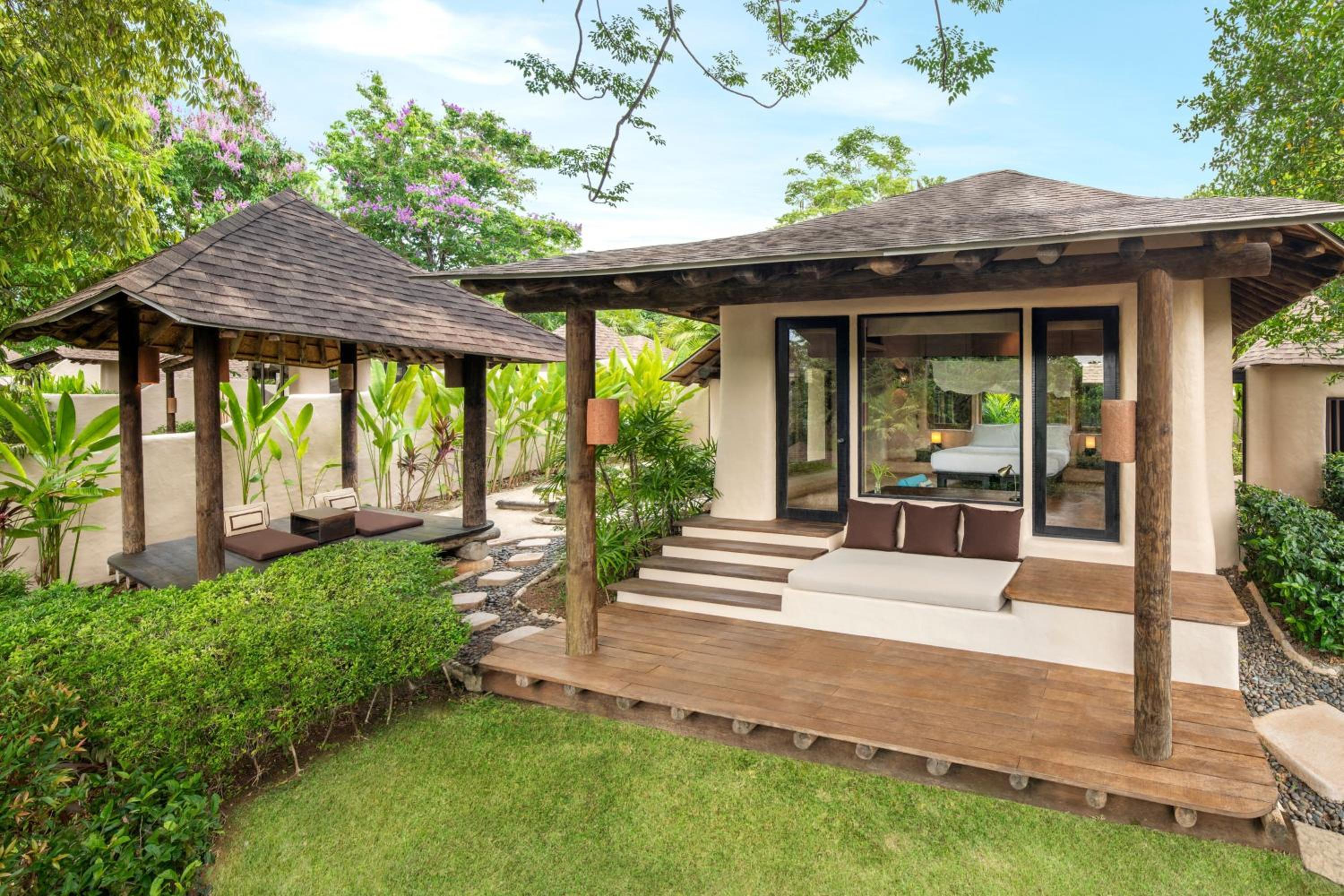 One-Bedroom Villa with Sofa Bed and Garden View - Photo 5