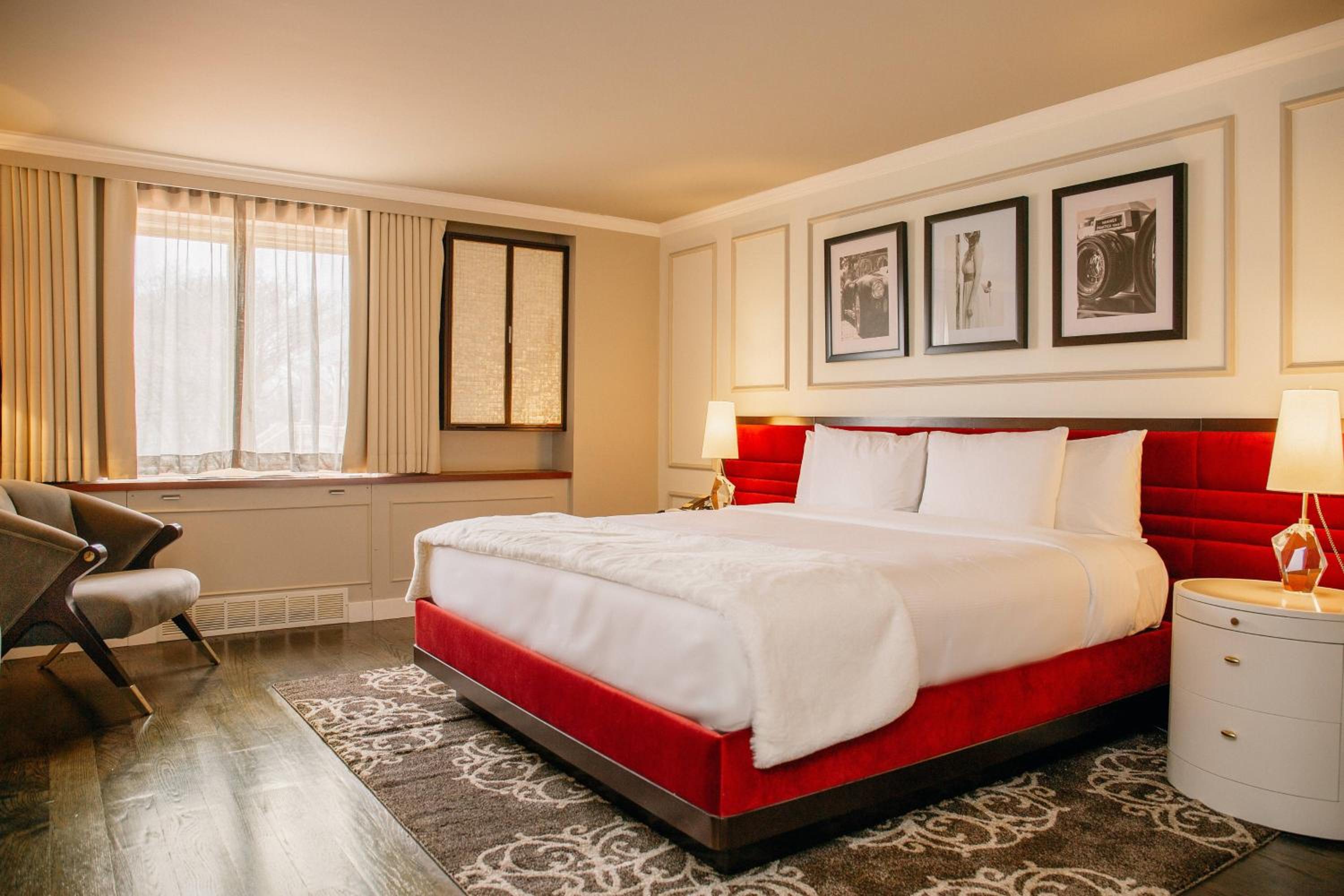 Deluxe King Guest Room
