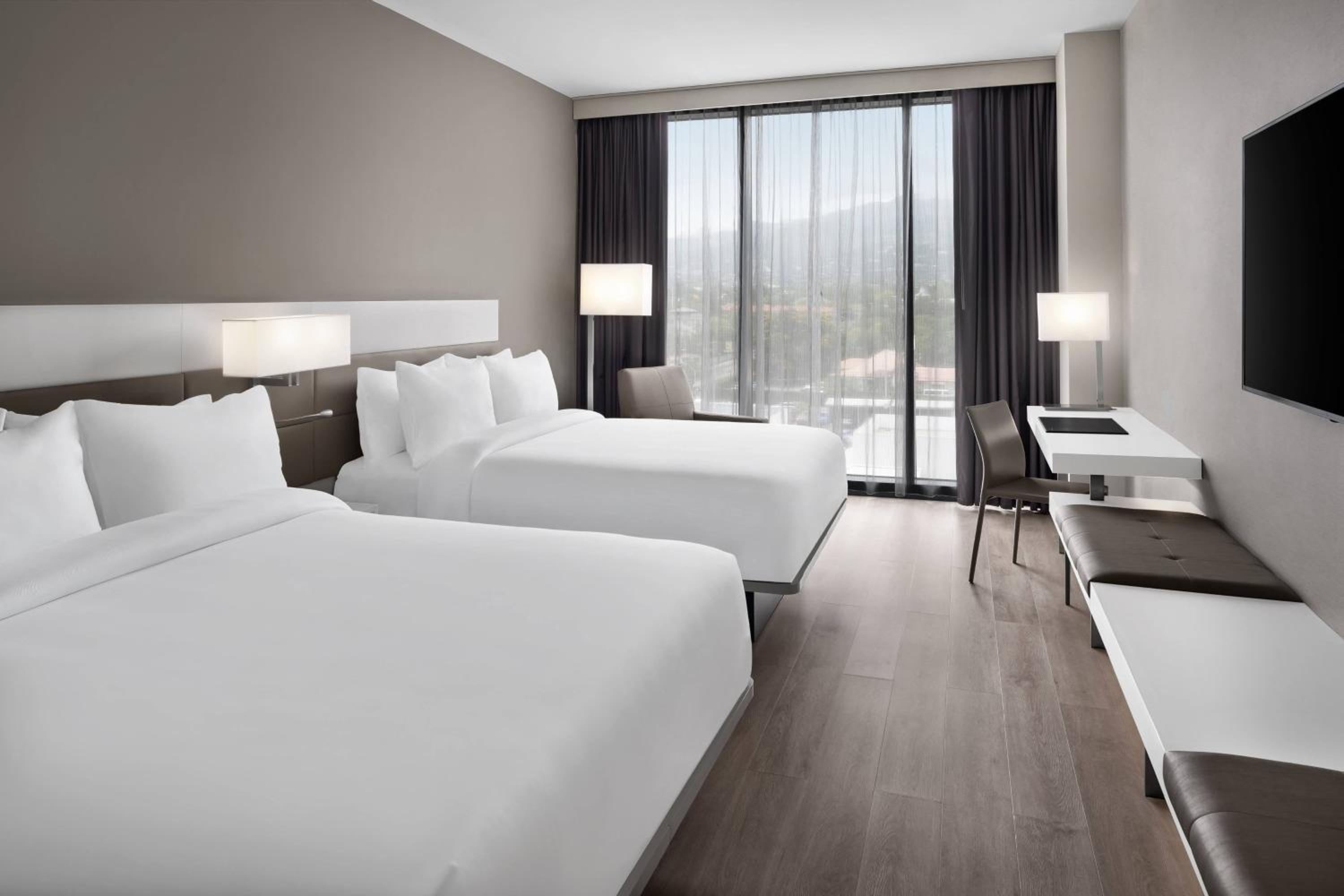 Chambre 2 Lits Queen-Size