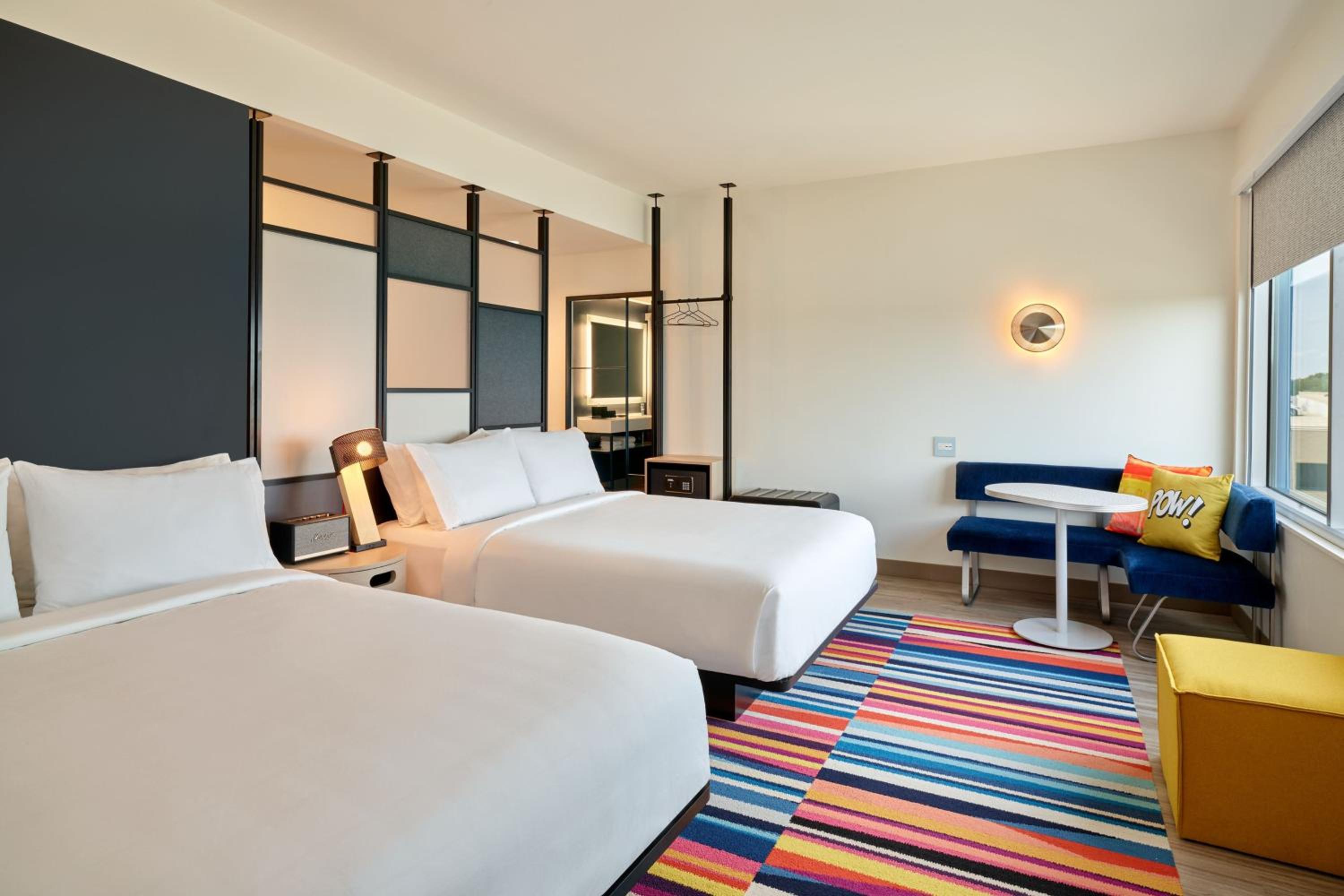 Aloft Queen Room - Photo 1