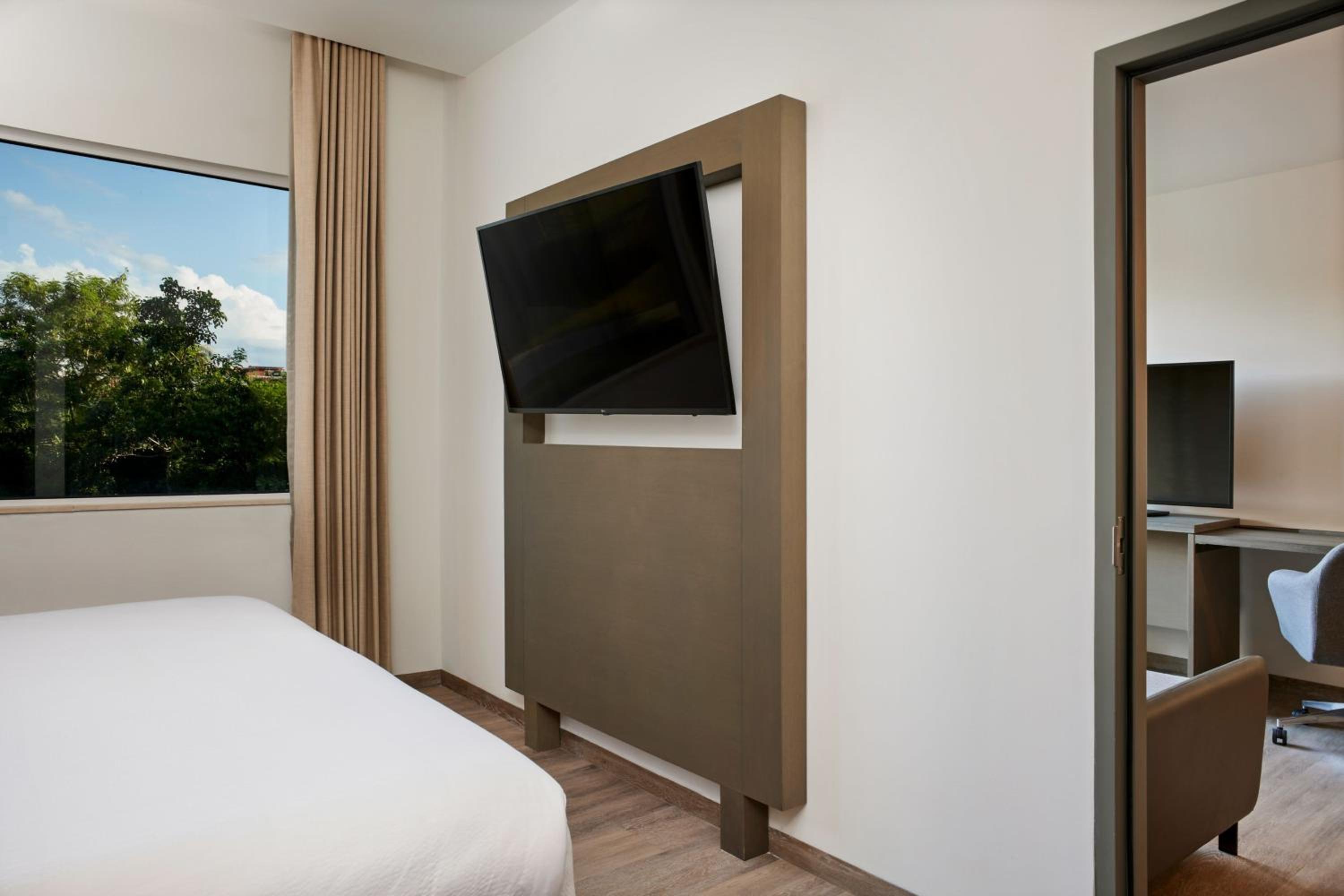 Two-Bedroom Suite with Balcony and Partial Golf View - Photo 4