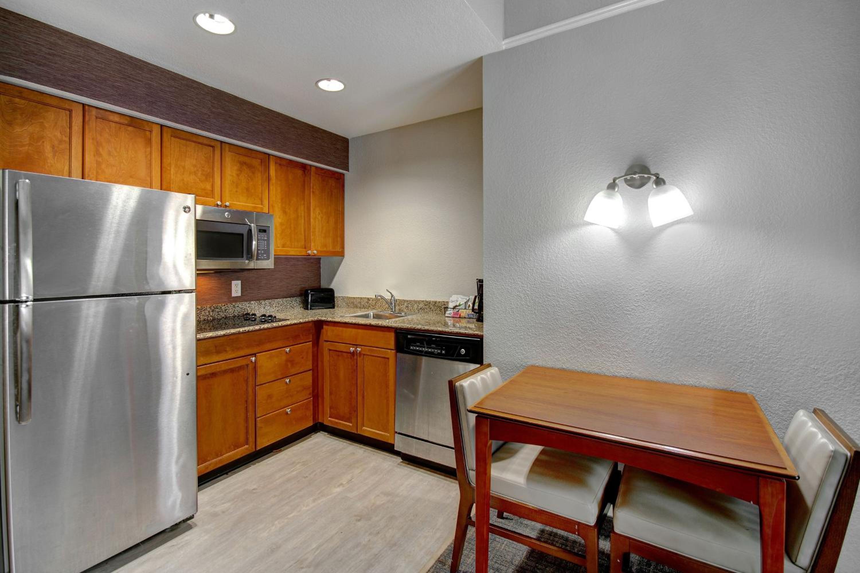 One-Bedroom King Suite photo 3