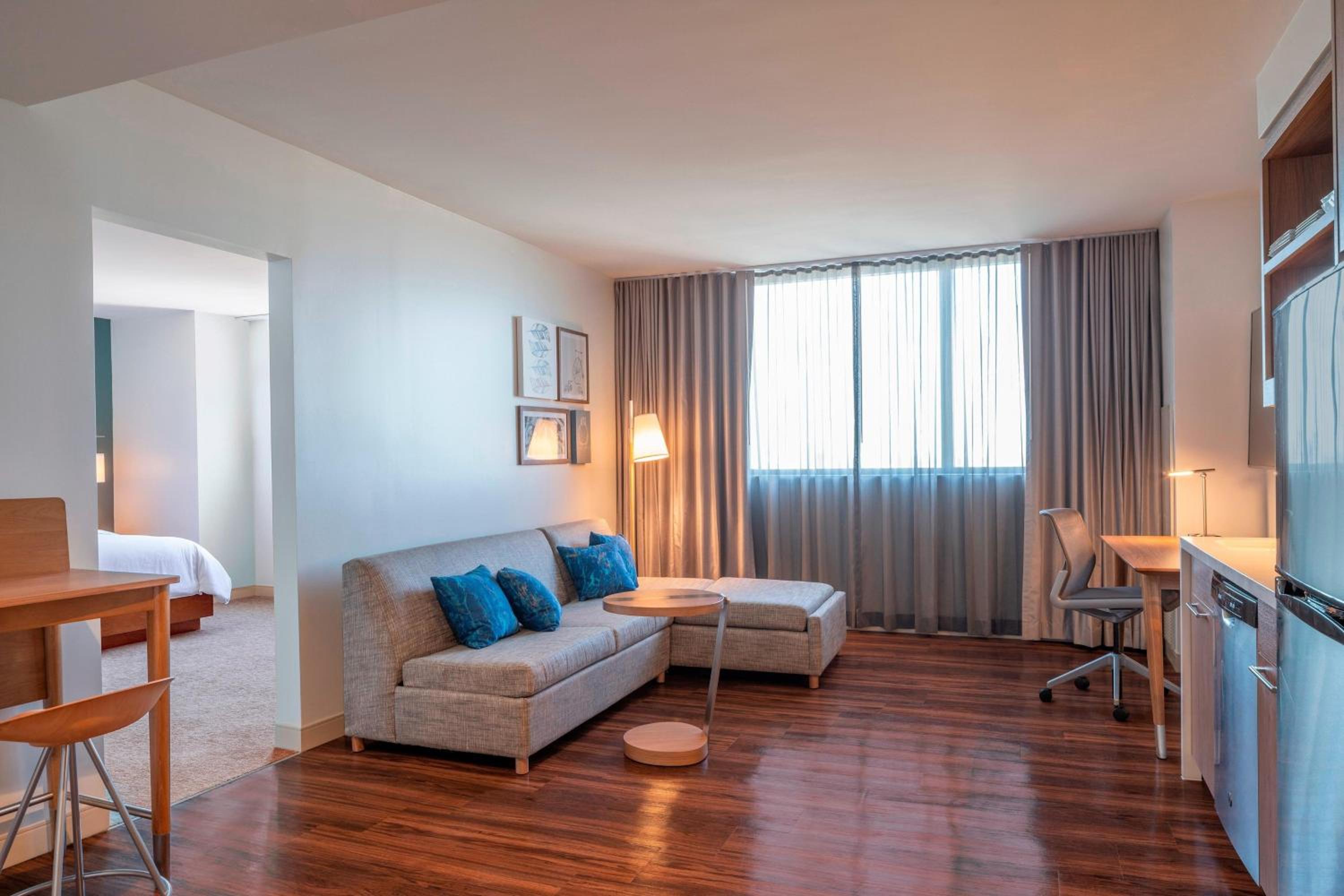 City Suite, 1 Bedroom Suite, 1 King, Sofa bed, City view photo 3