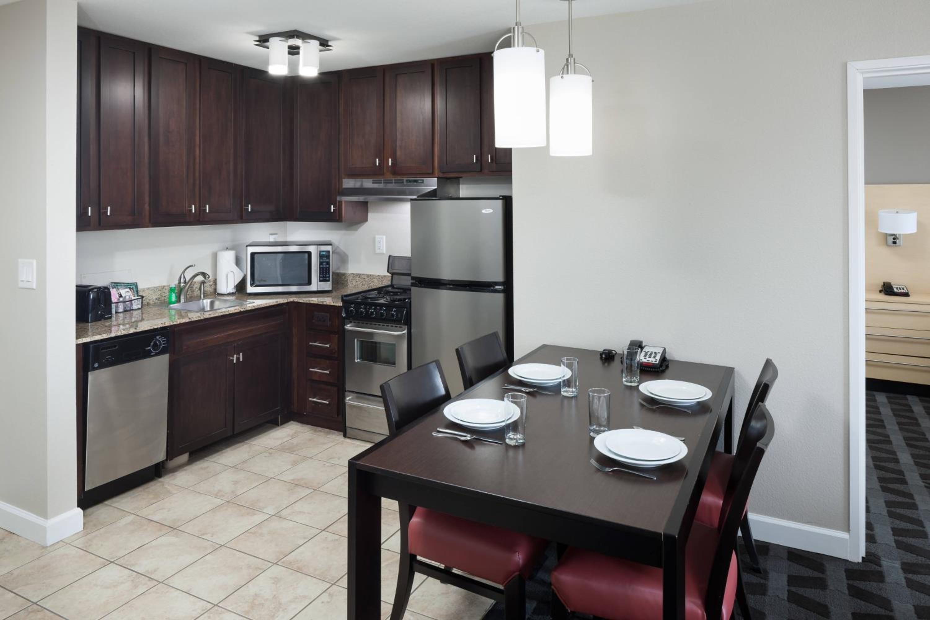 Two-Bedroom Suite - Photo 5