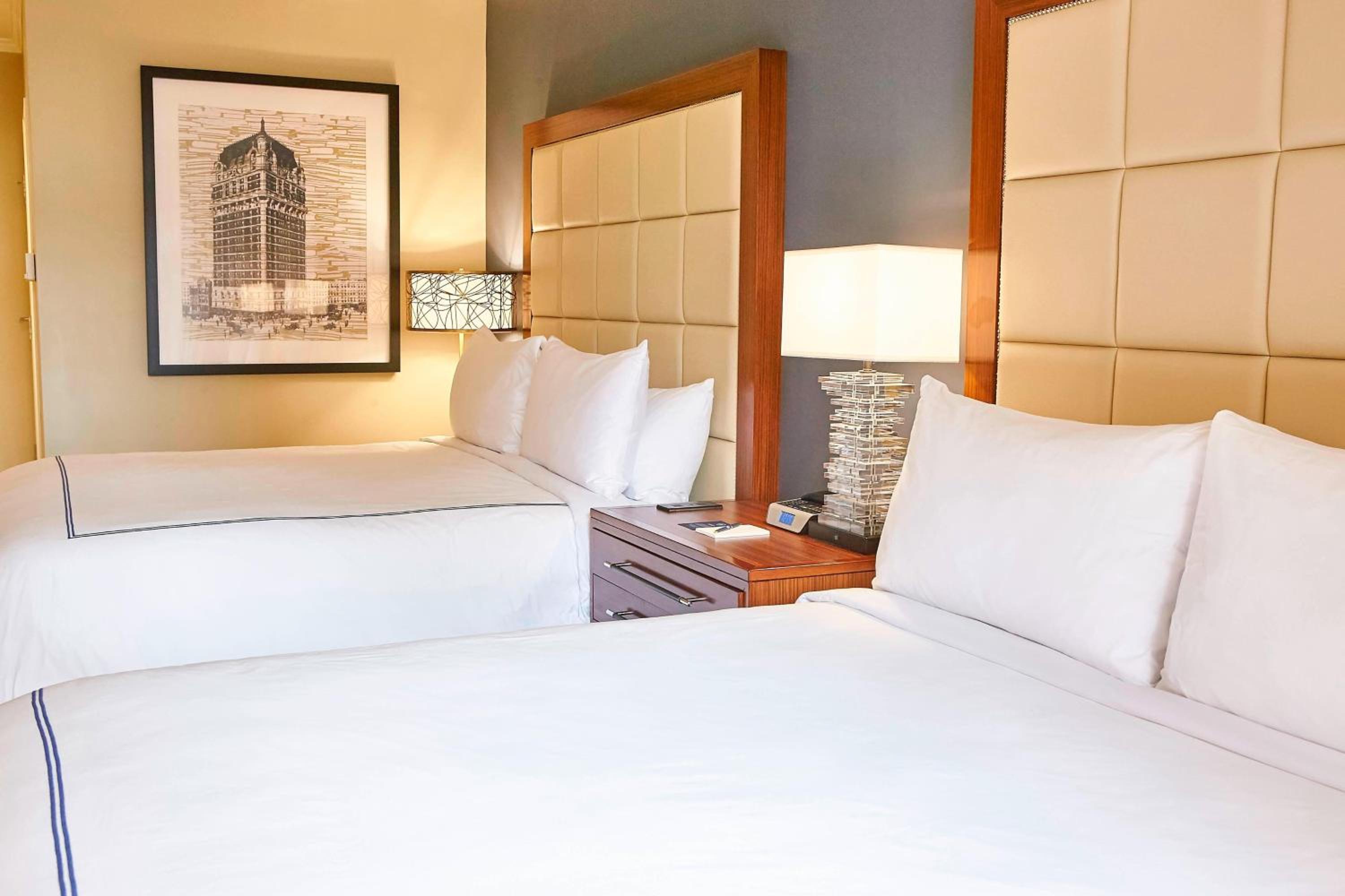 Deluxe Guest Room, 2 King Beds - Photo 3