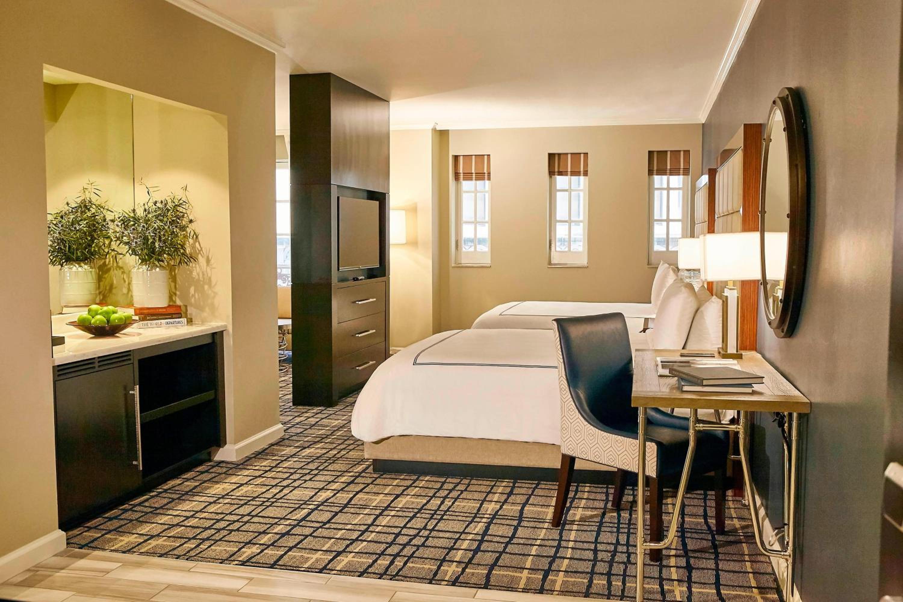Executive Studio, 2 King Beds - Photo 10