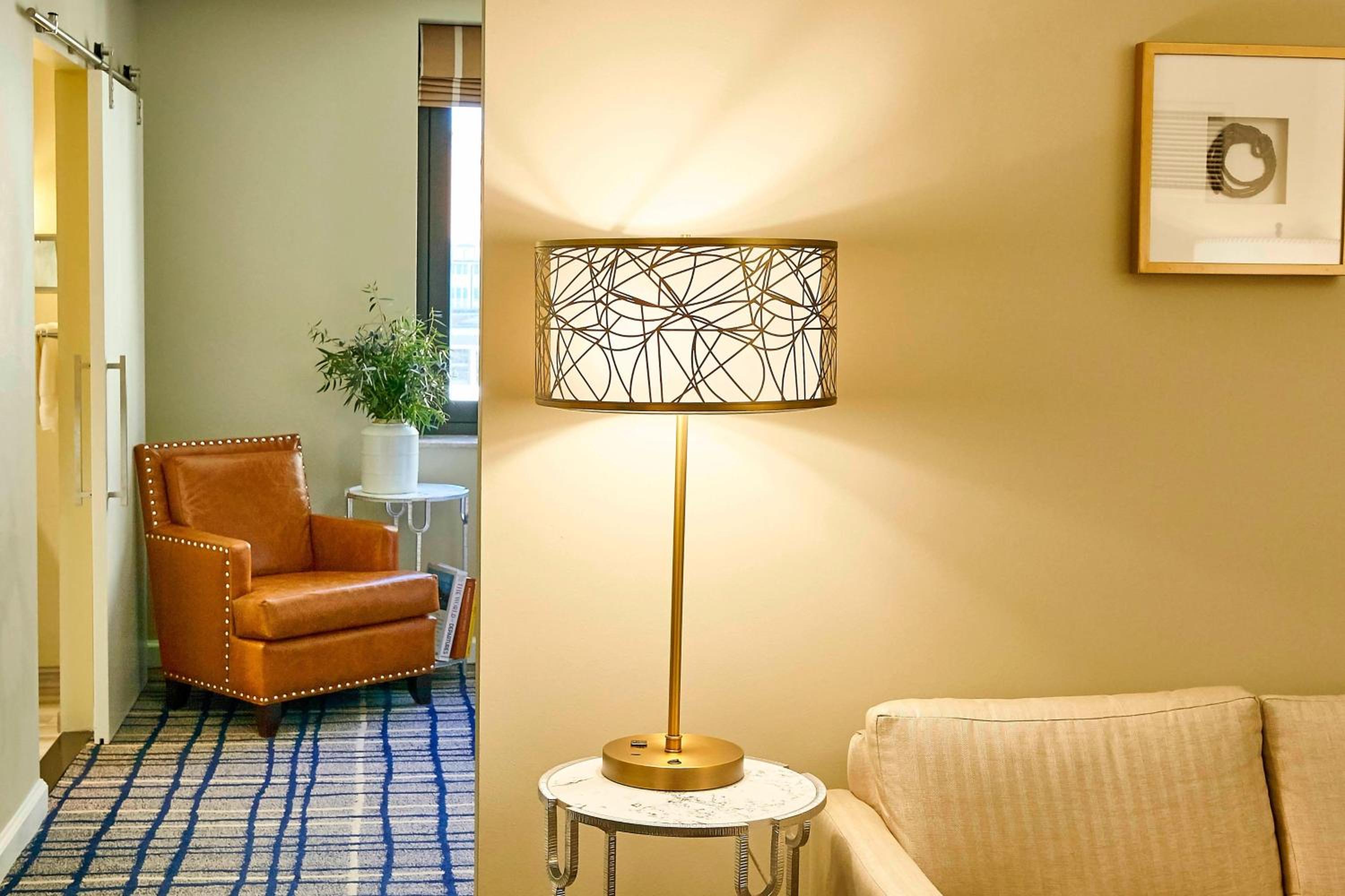Executive Studio, 2 King Beds - Photo 8