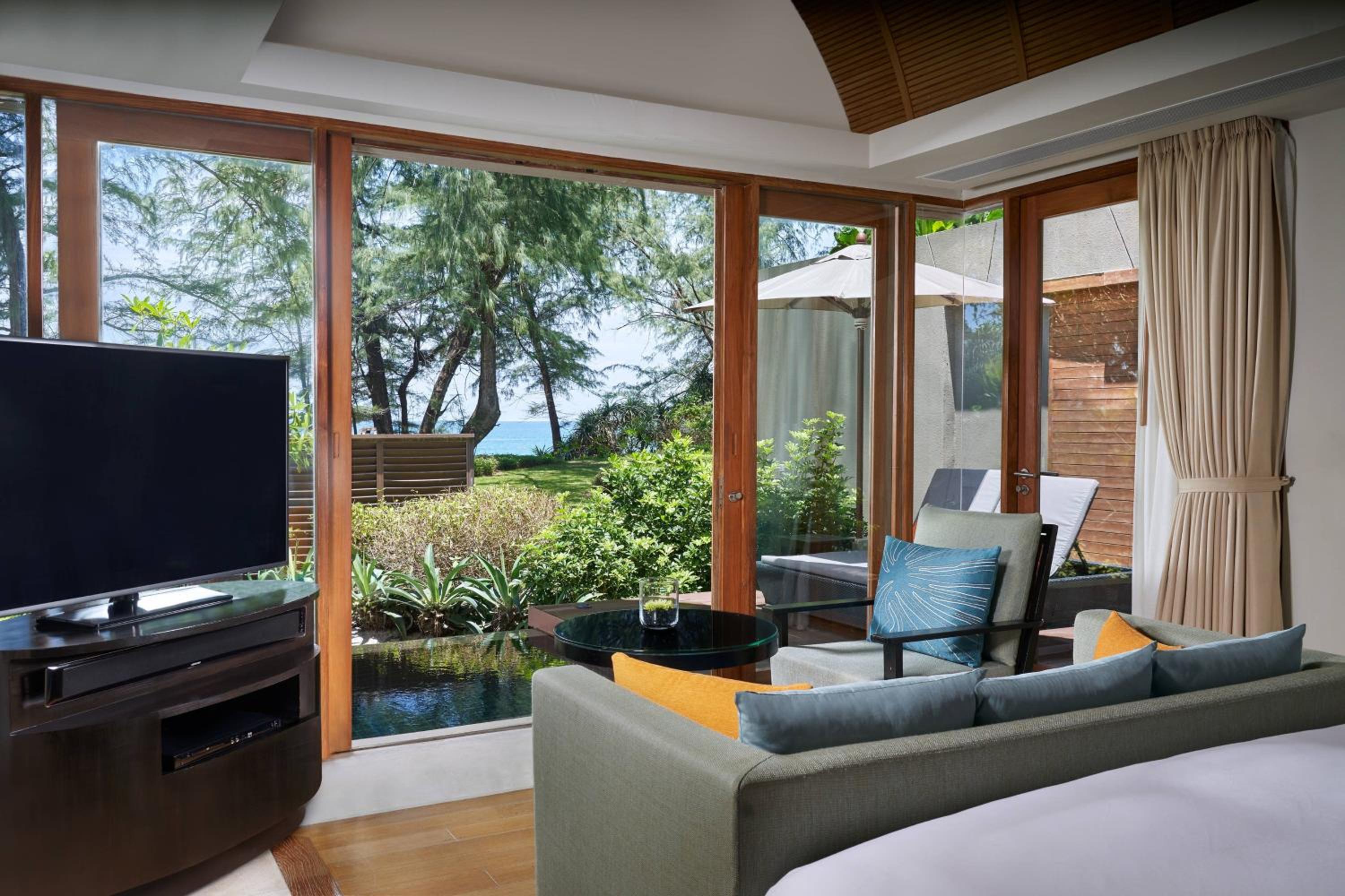 Pool Villa with Private Plunge Pool - Oceanfront (Newly Renovated)