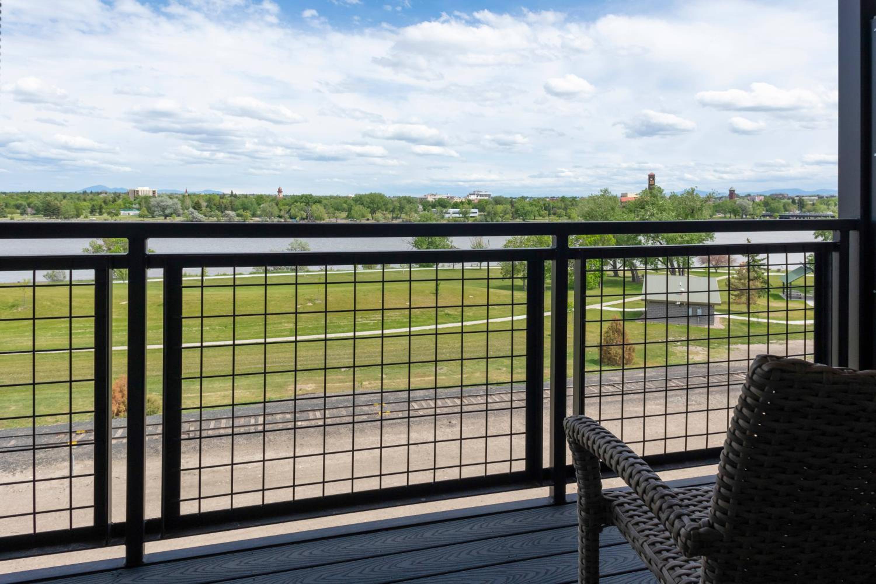 Suite with 2 Queen Trundle Beds - River View
