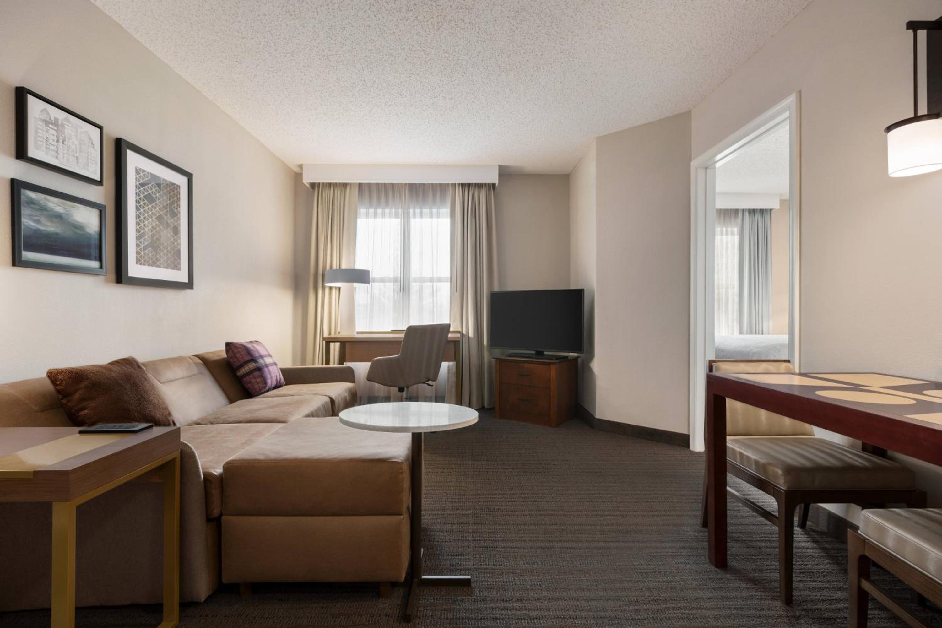 One-Bedroom Suite - Photo 1
