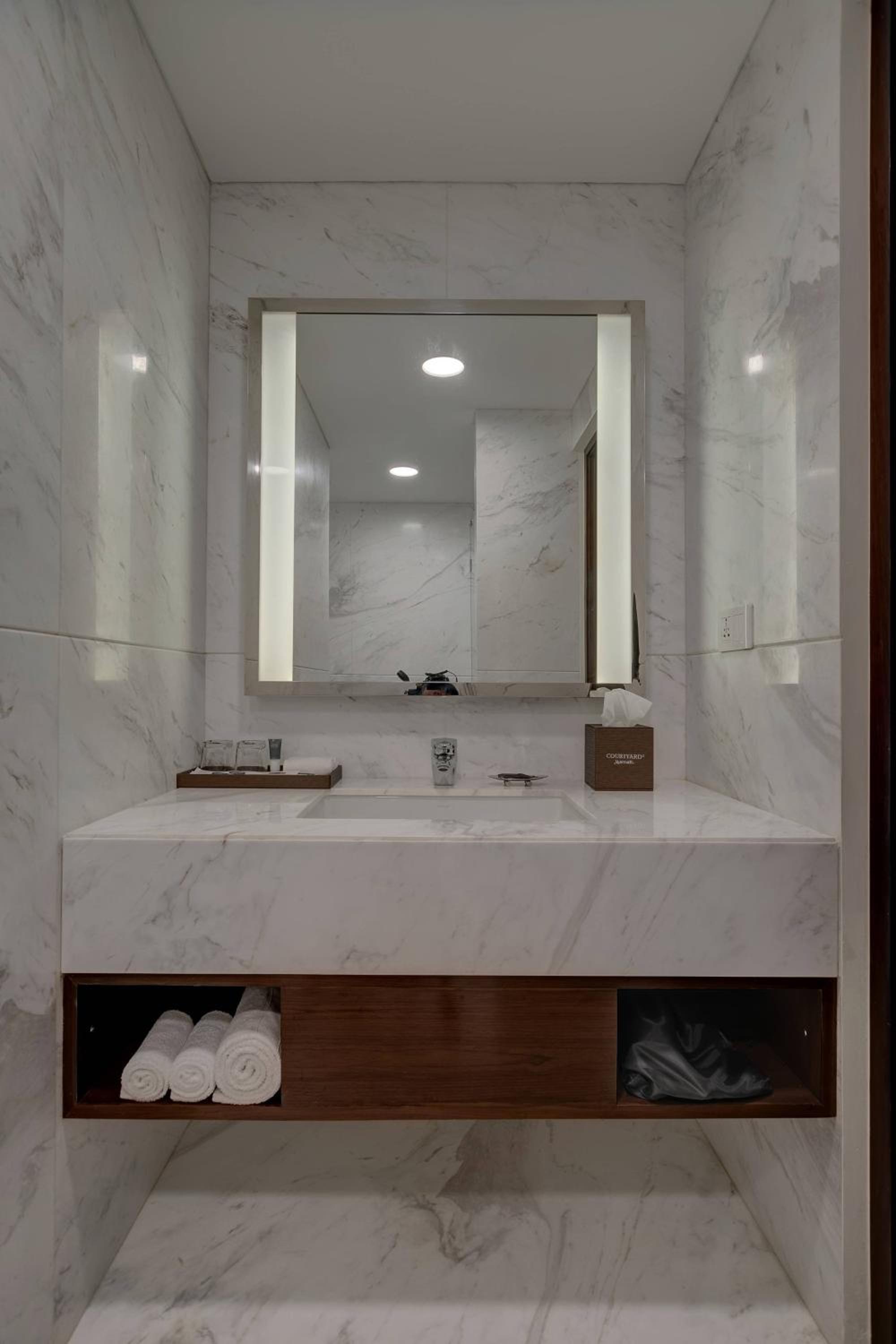 Executive Suite - Early Check-in and Late Check-out (Subject to Availability)  - 10% Discount on F&B and Laundry till 15th September 2026 photo 2