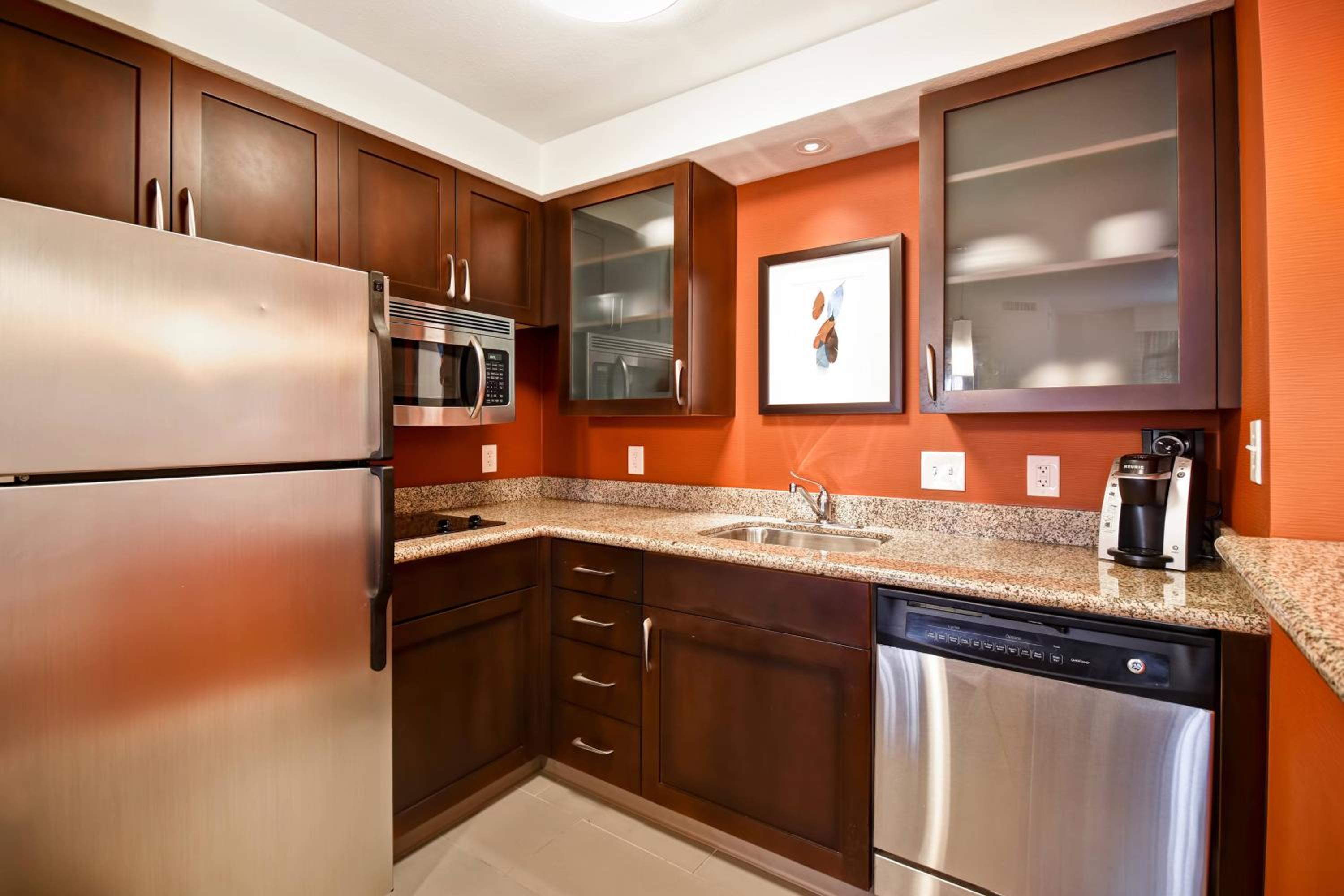 One-Bedroom Queen Suite with Sofa Bed - Photo 2