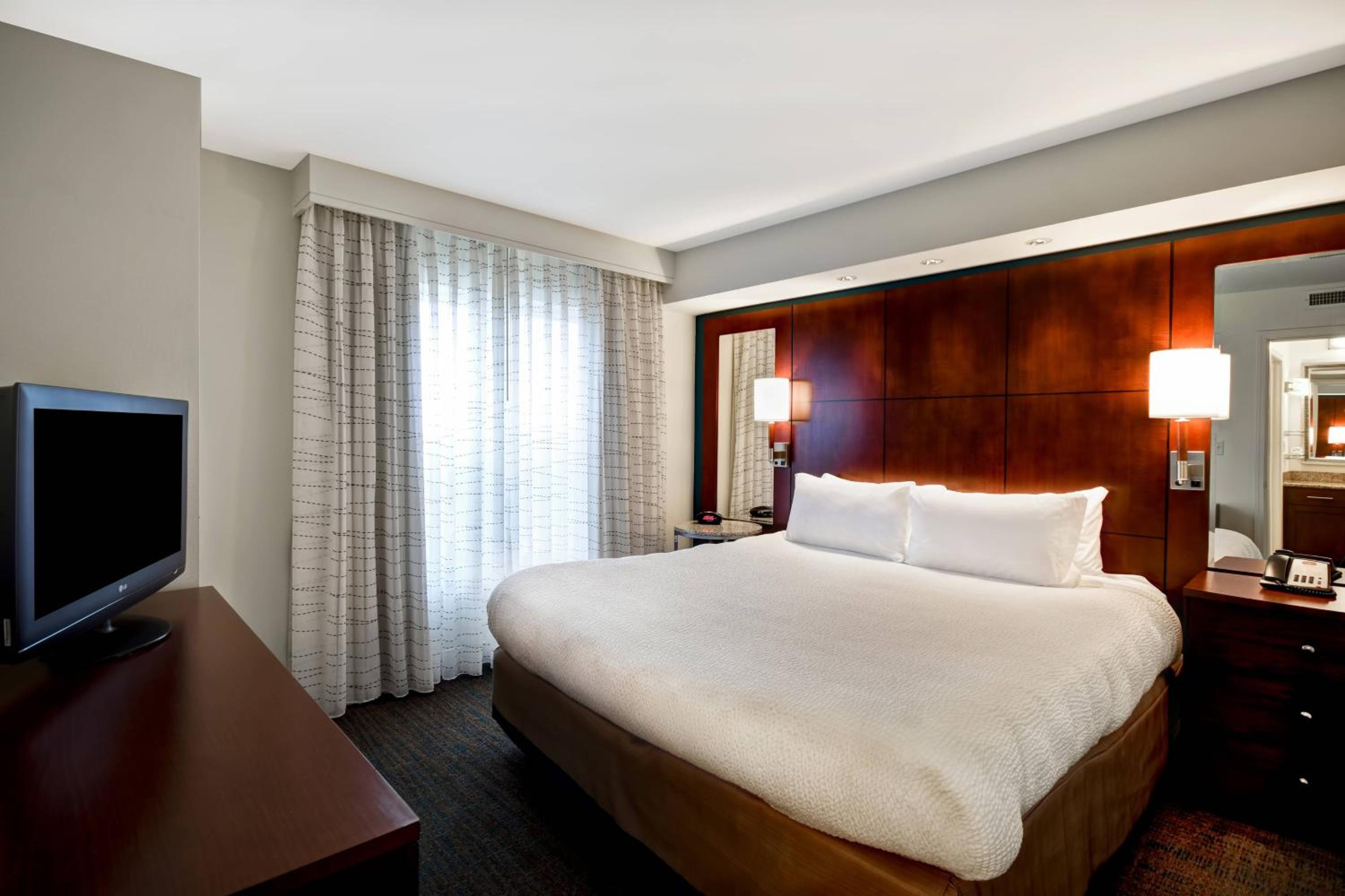 One-Bedroom King Suite