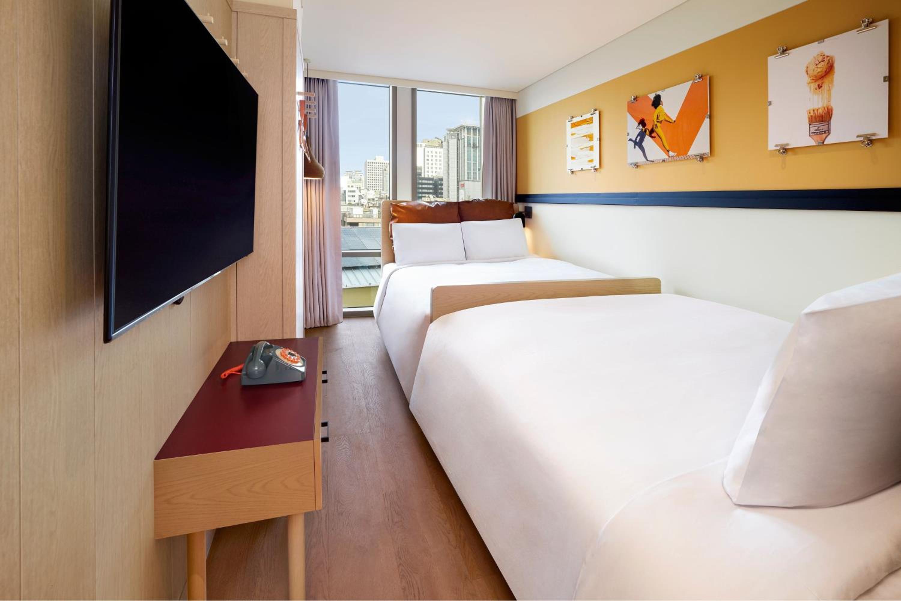Queen Room with Two Queen Beds and City View - Photo 3