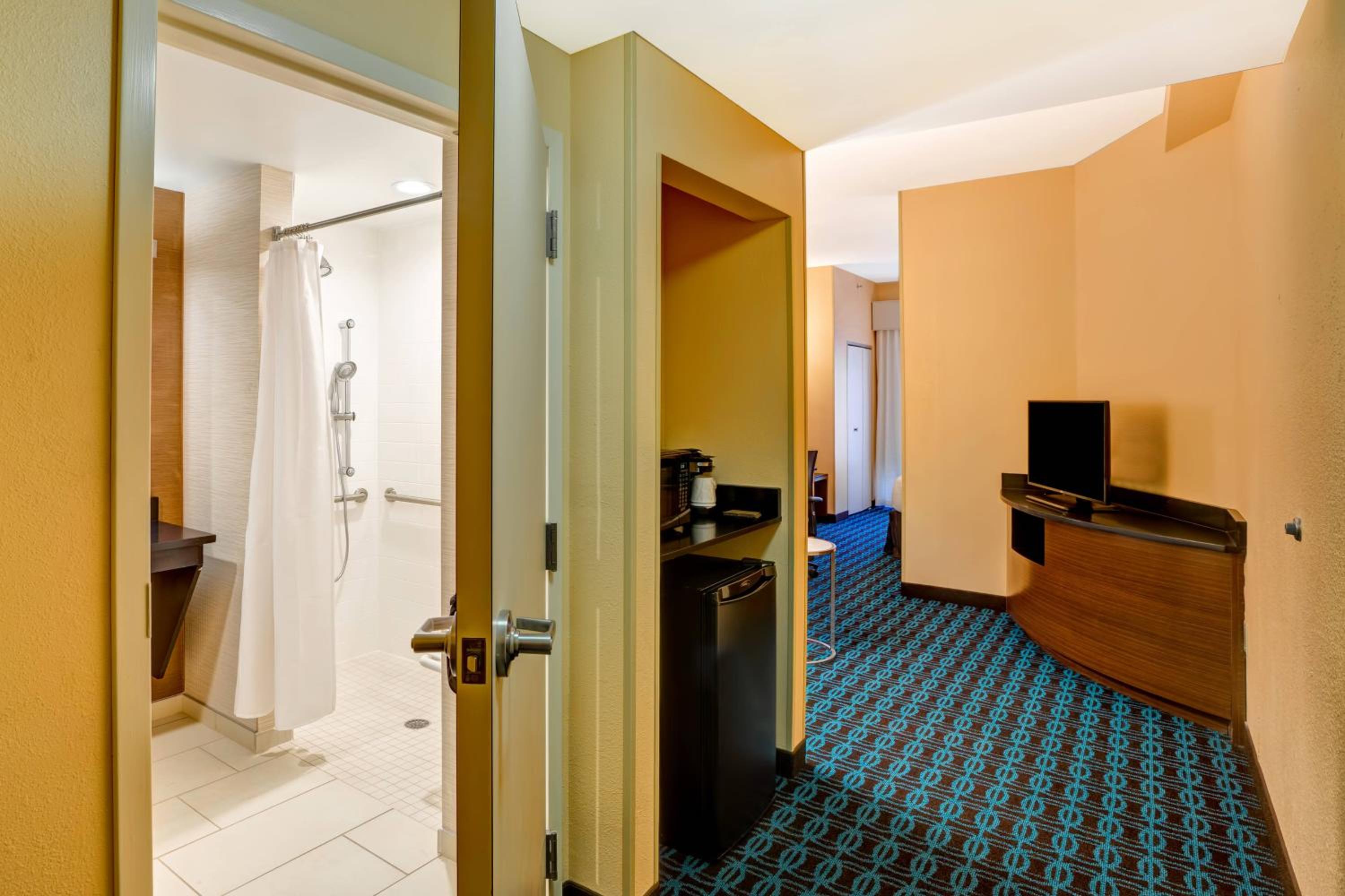 King Suite with Sofa Bed - Photo 4