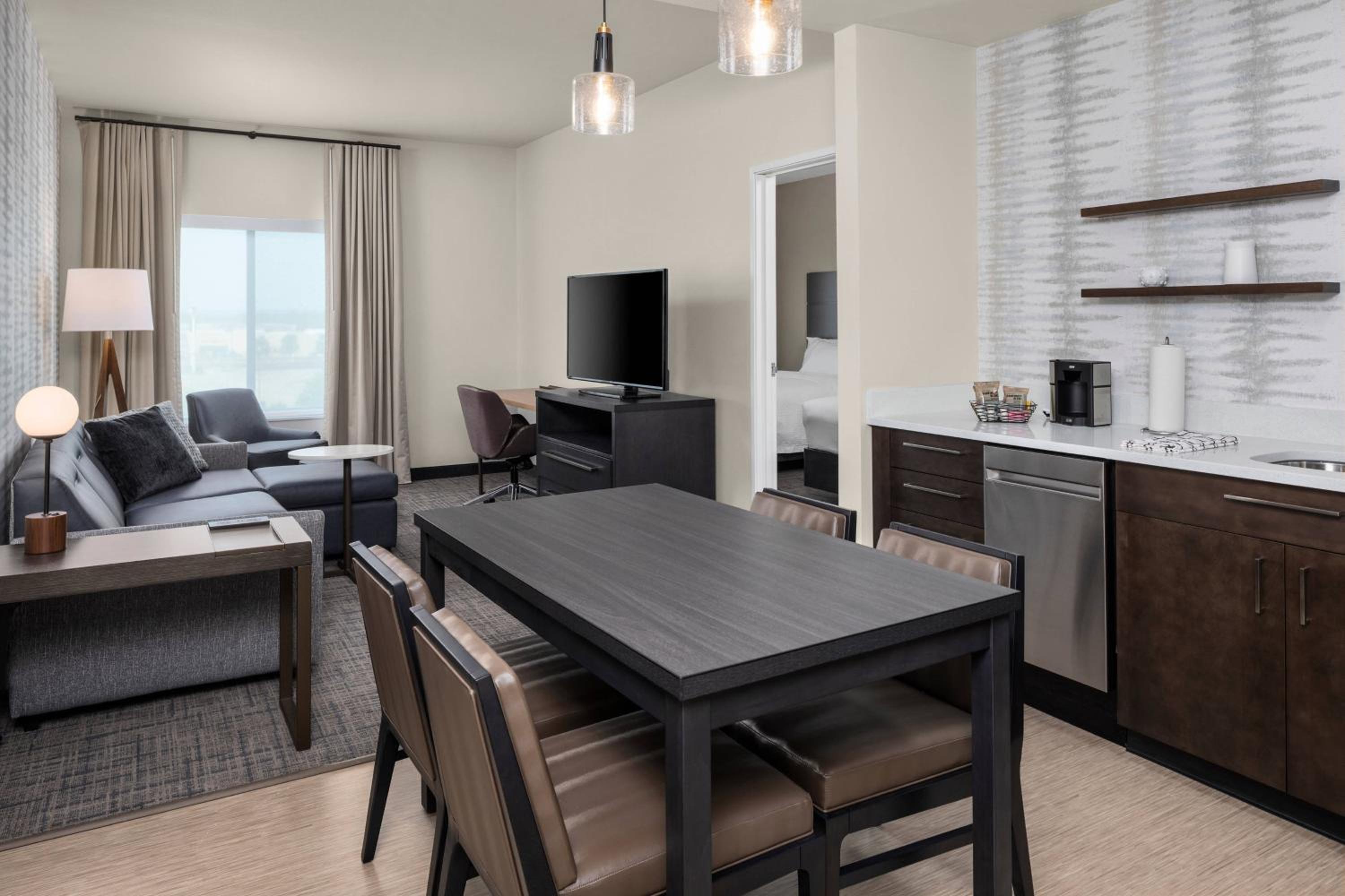 One-Bedroom King Suite with Sofa Bed - Photo 3