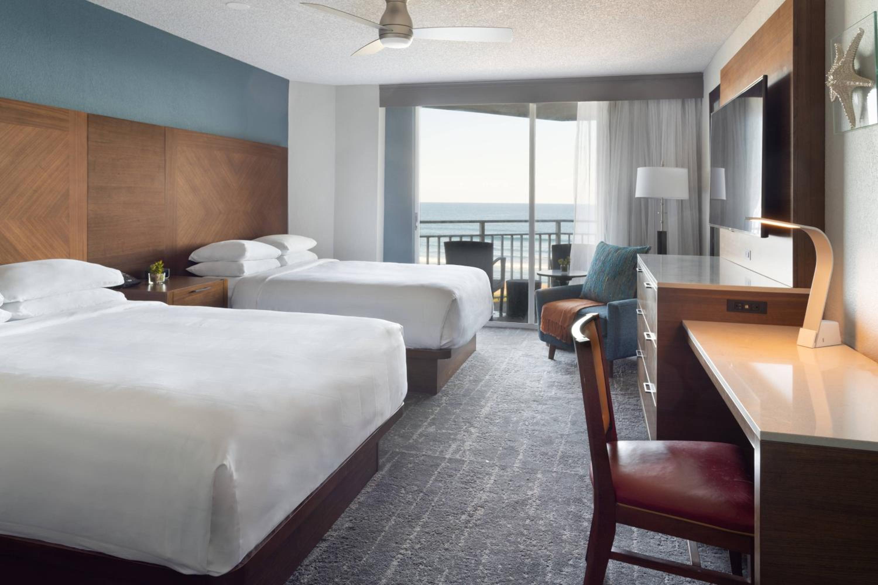 Studio Suite Two Queen Beds with Partial Oceanview Balcony (Beach Villas)  - Photo 4