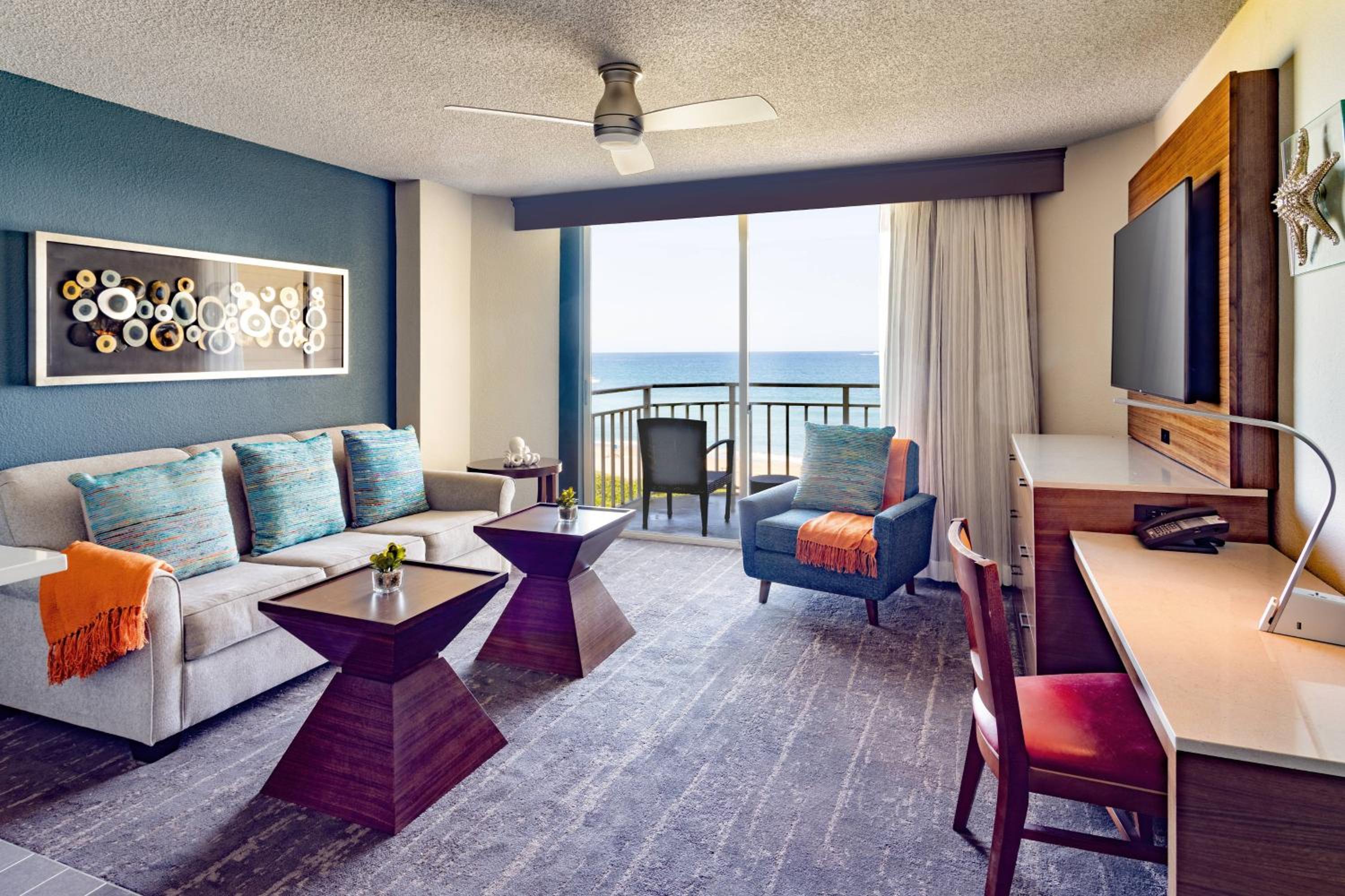 One-Bedroom King Condominium with Sofa Bed, Oceanview, Balcony (Beach Villas) - Photo 1