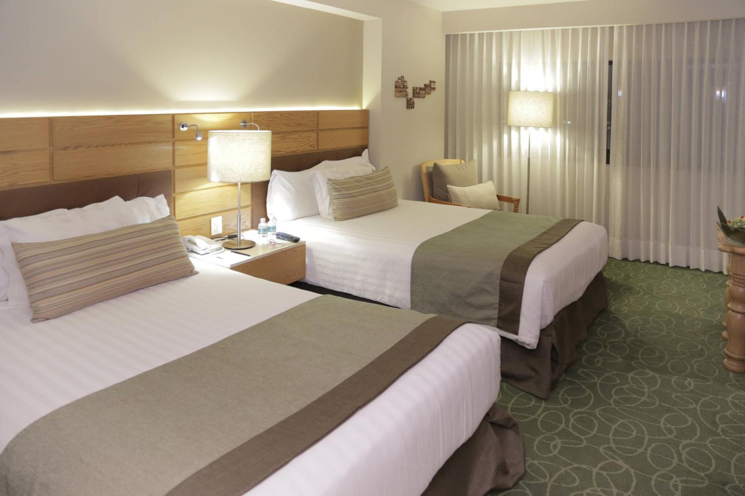 Deluxe Double Room with Two Double Beds - Photo 2