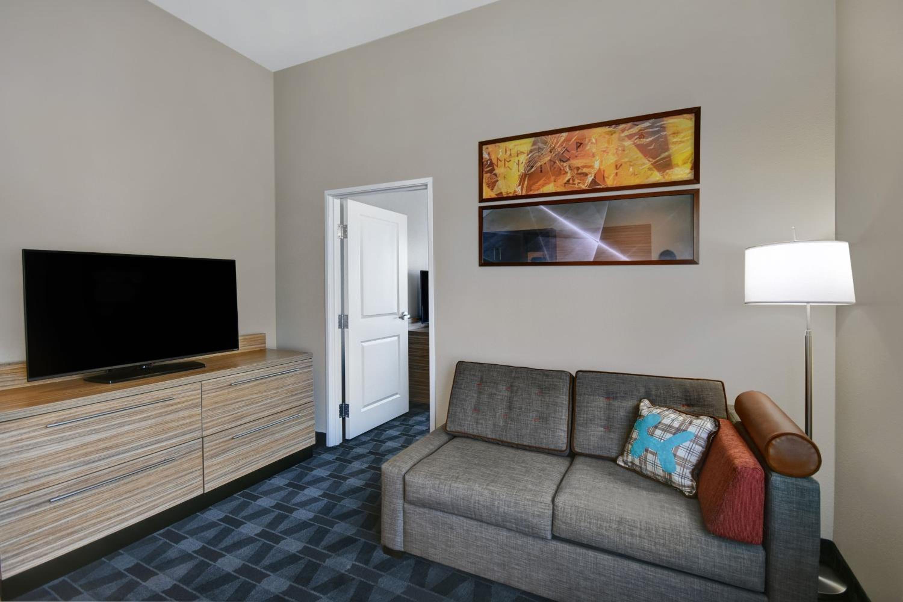 One-Bedroom Suite with Sofa Bed  - Photo 1