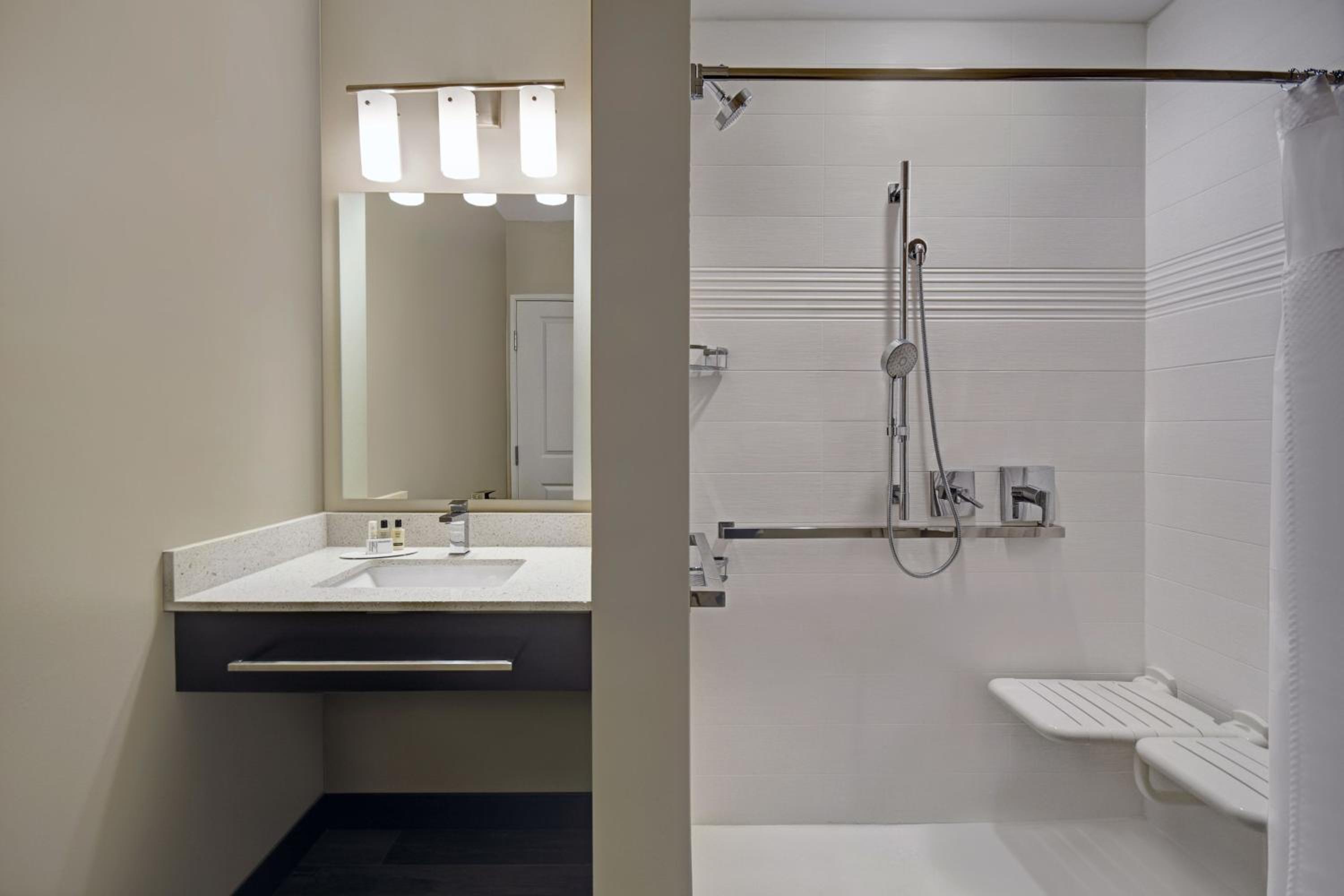 Queen Studio - Photo 3