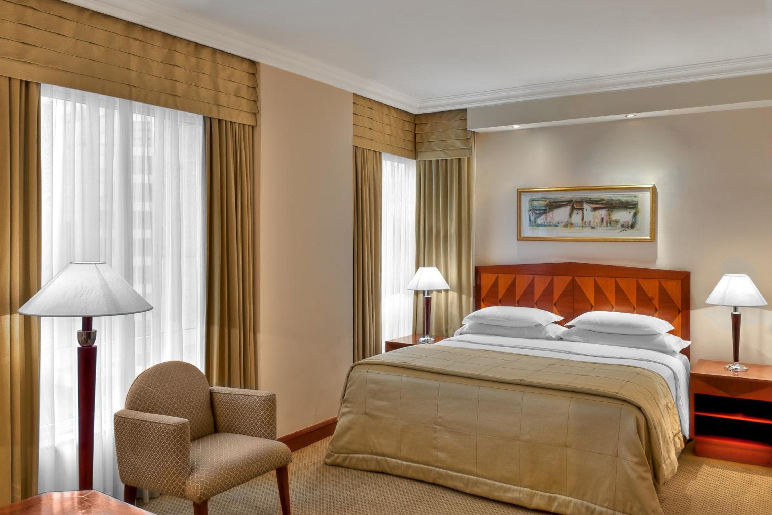 Signature King Suite