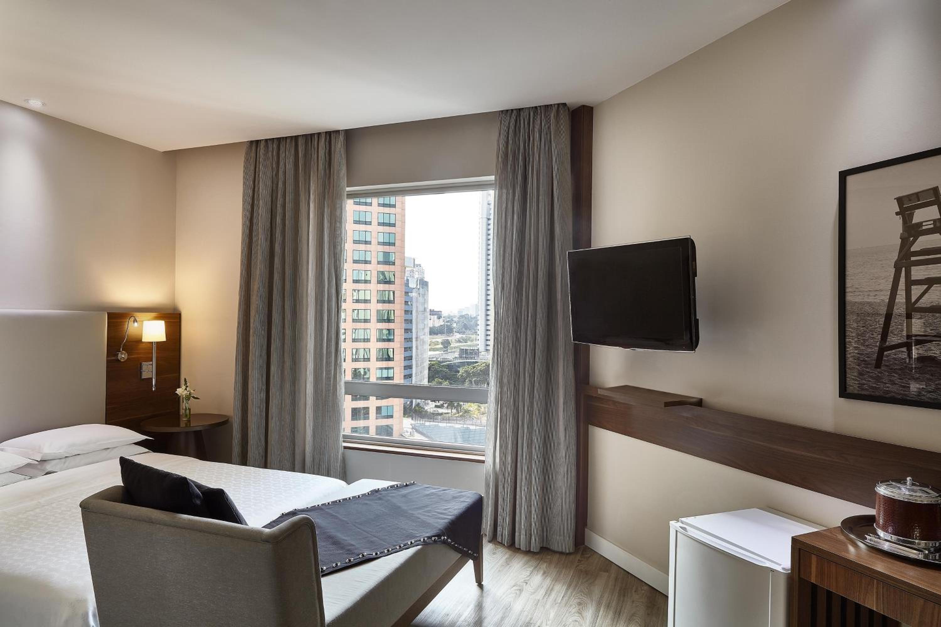 Comfort Queen Room - Photo 4