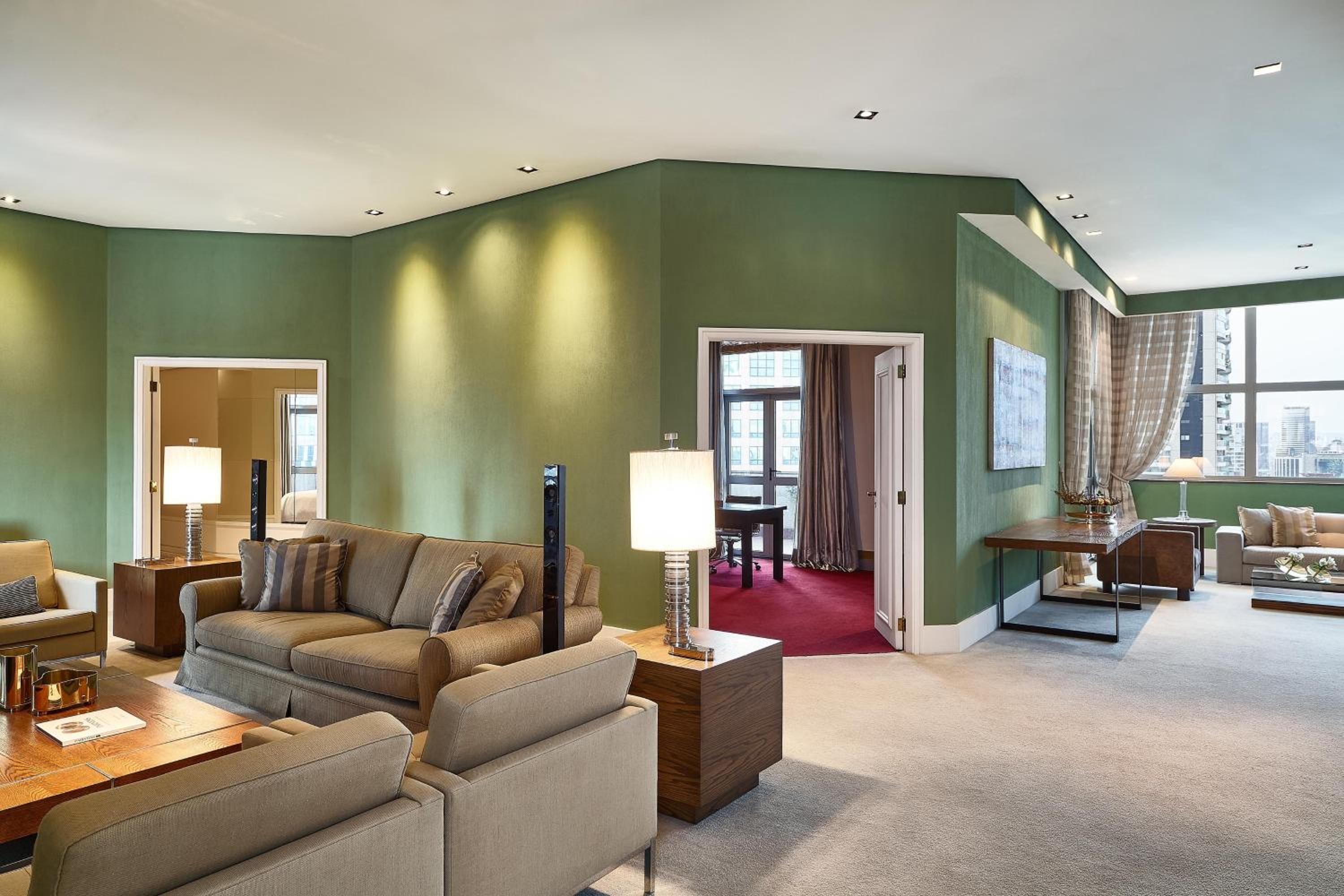 Two-Bedroom Presidential Suite thumbnail 6