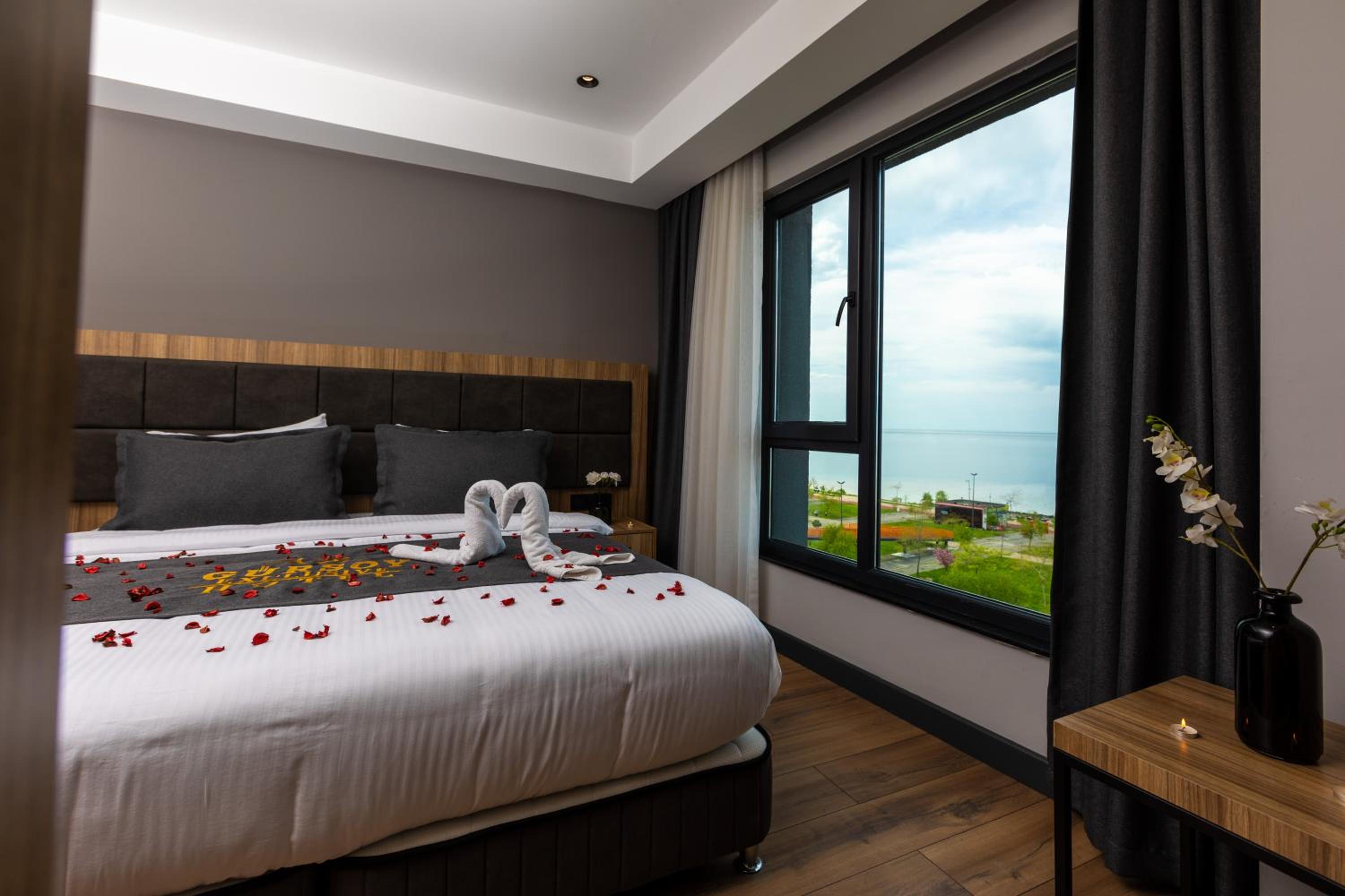 Deluxe Room - Photo 14