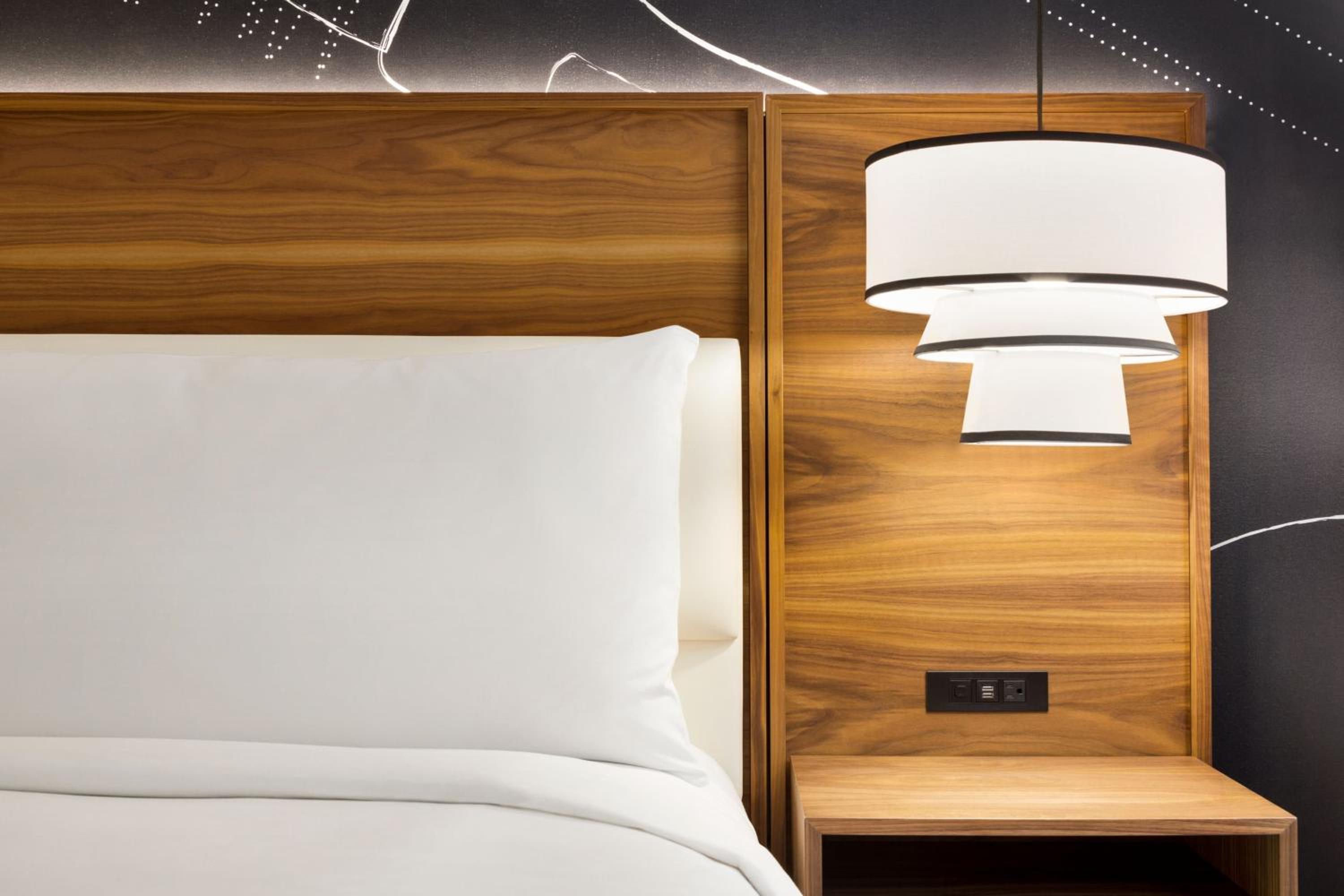 King Room with Roll-in Shower - Mobility and Hearing Accessible