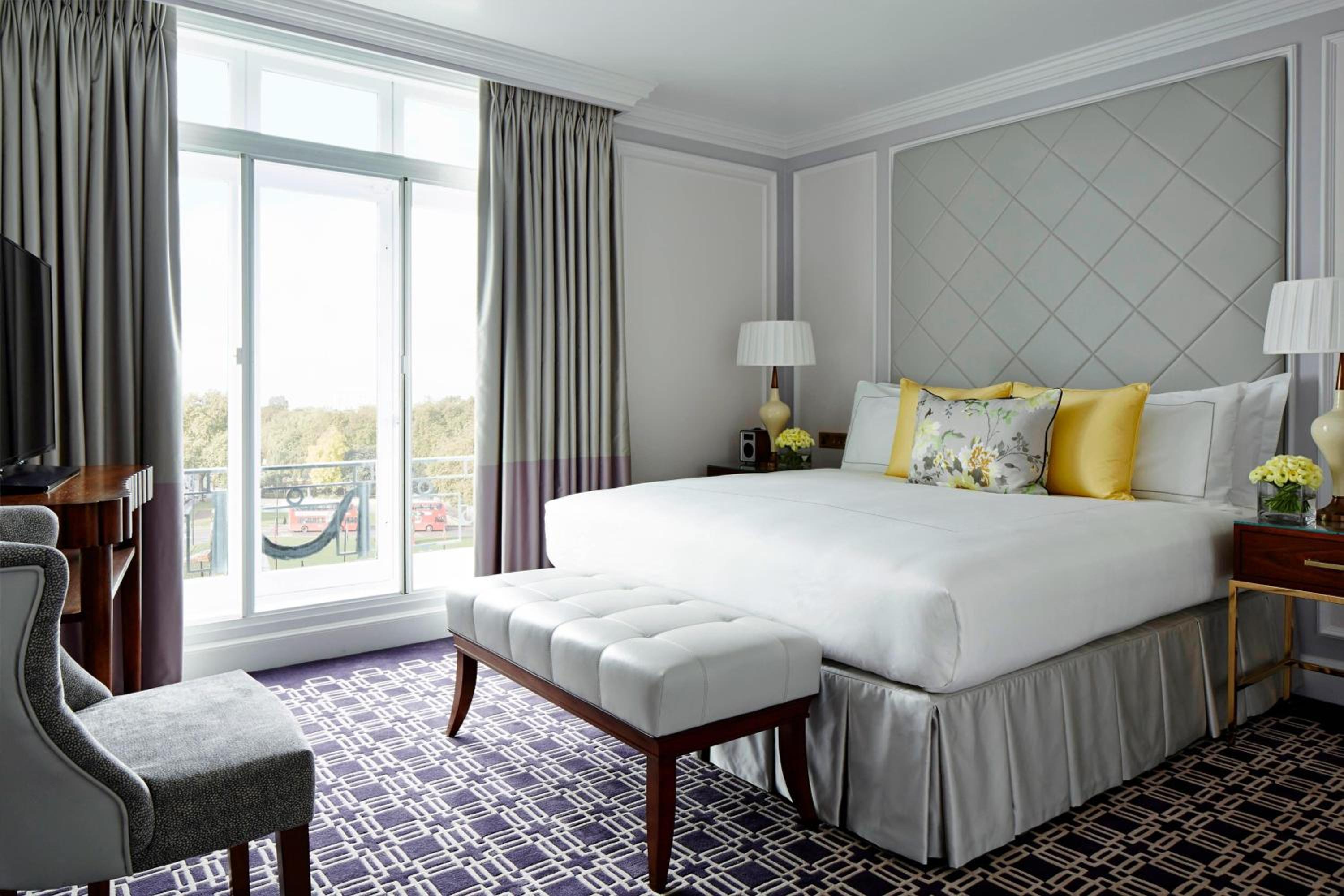Premier Suite, Executive lounge access, 1 King, Sofa bed photo 1