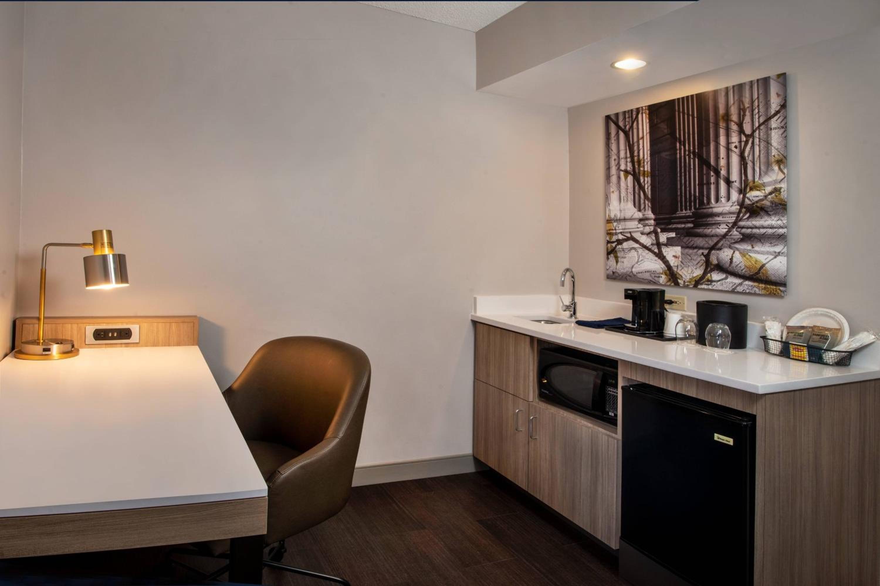 King Suite - Photo 3
