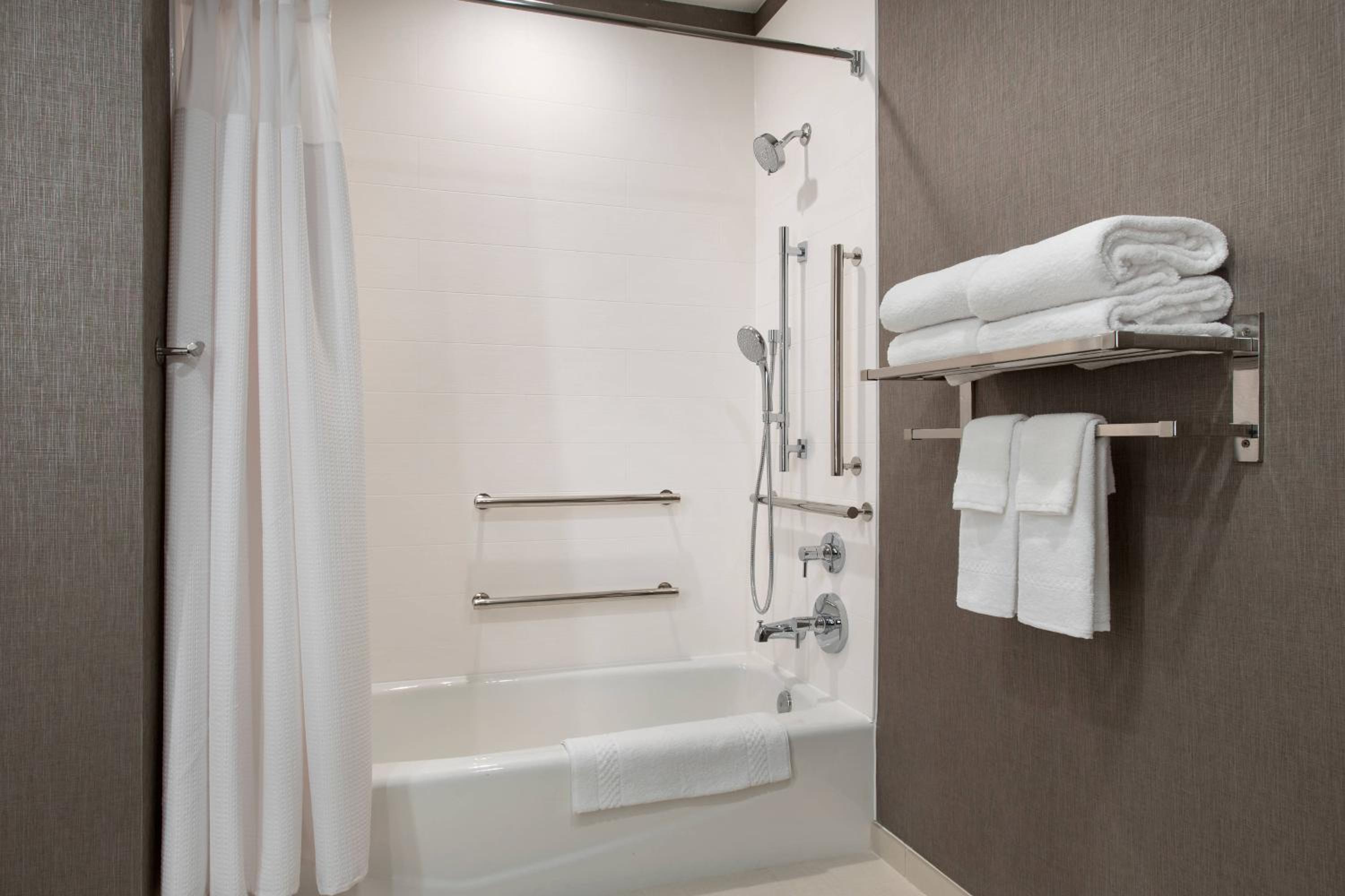 King Suite - Photo 6