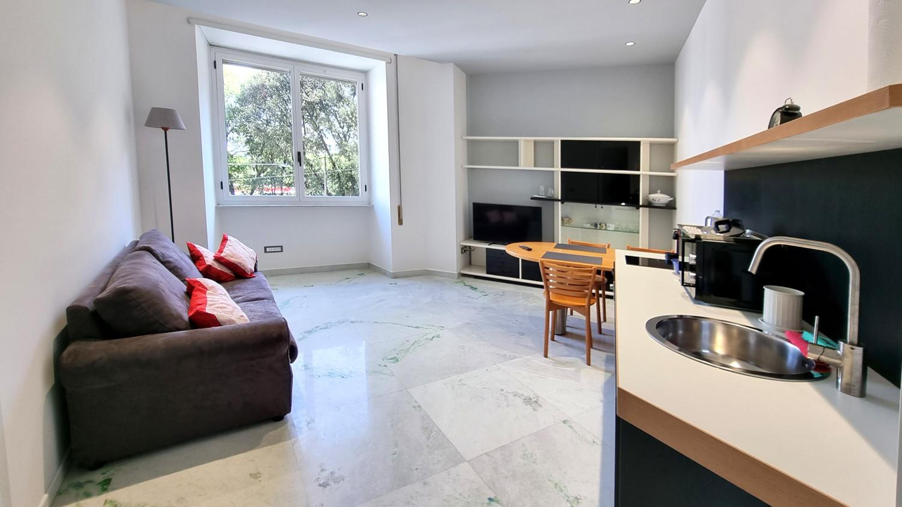 One-Bedroom Apartment