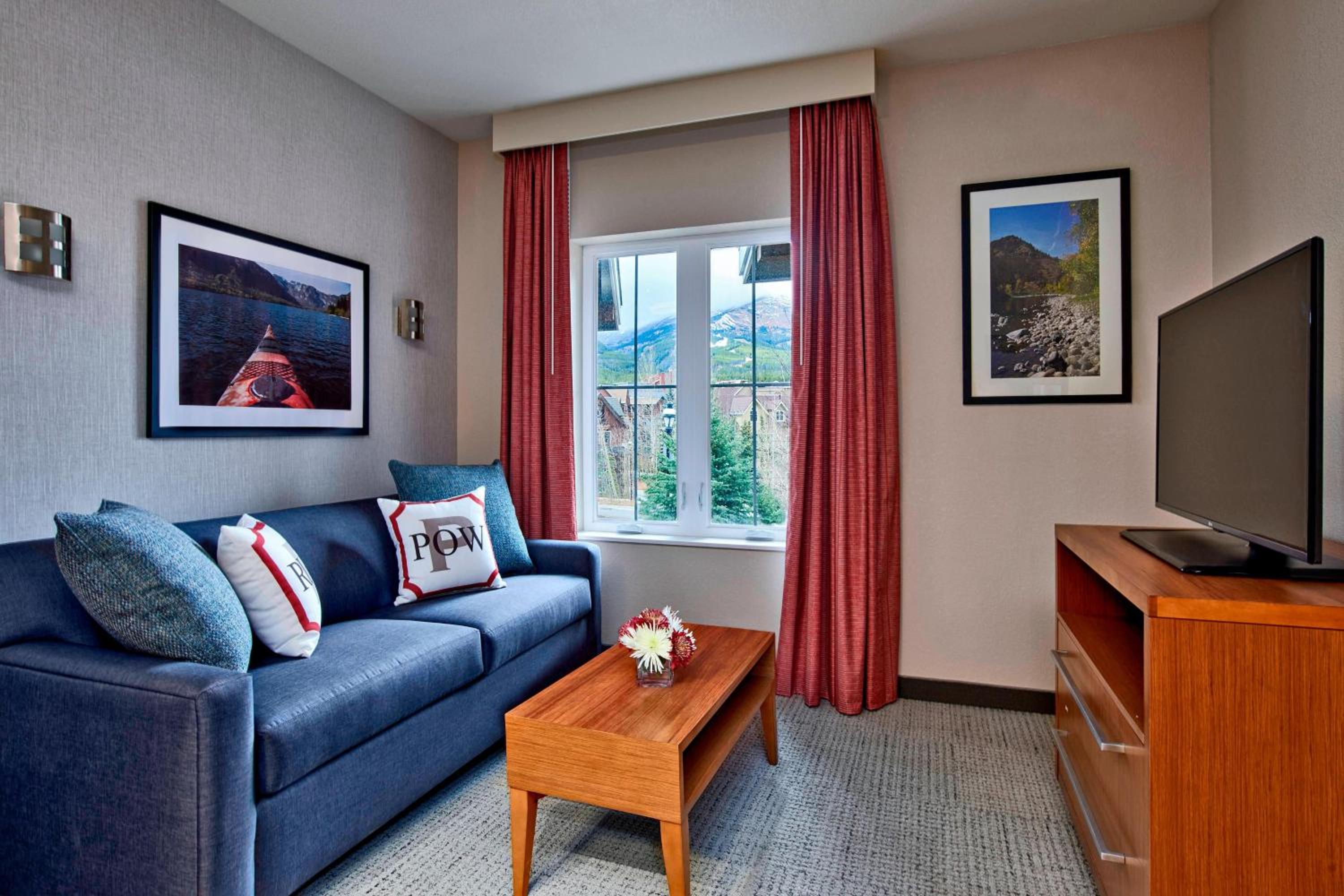 One-Bedroom Suite - Photo 5